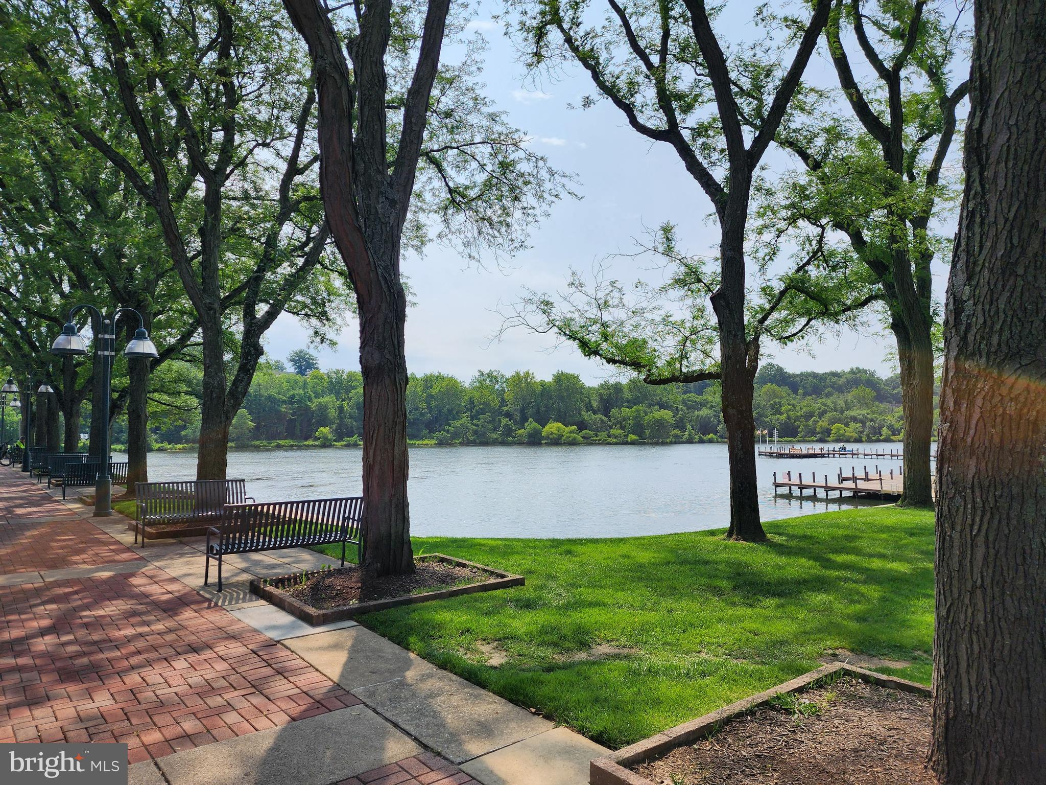 LAKESIDE TOWN CENTRE CONDOMINIUM - Residential