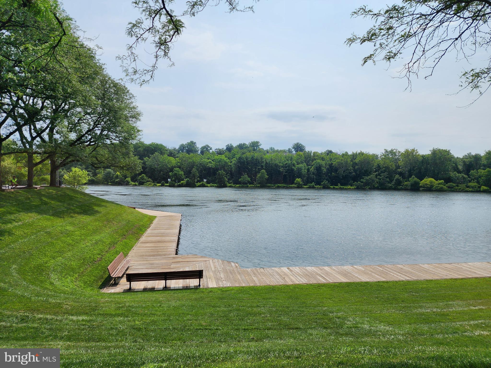 LAKESIDE TOWN CENTRE CONDOMINIUM - Residential