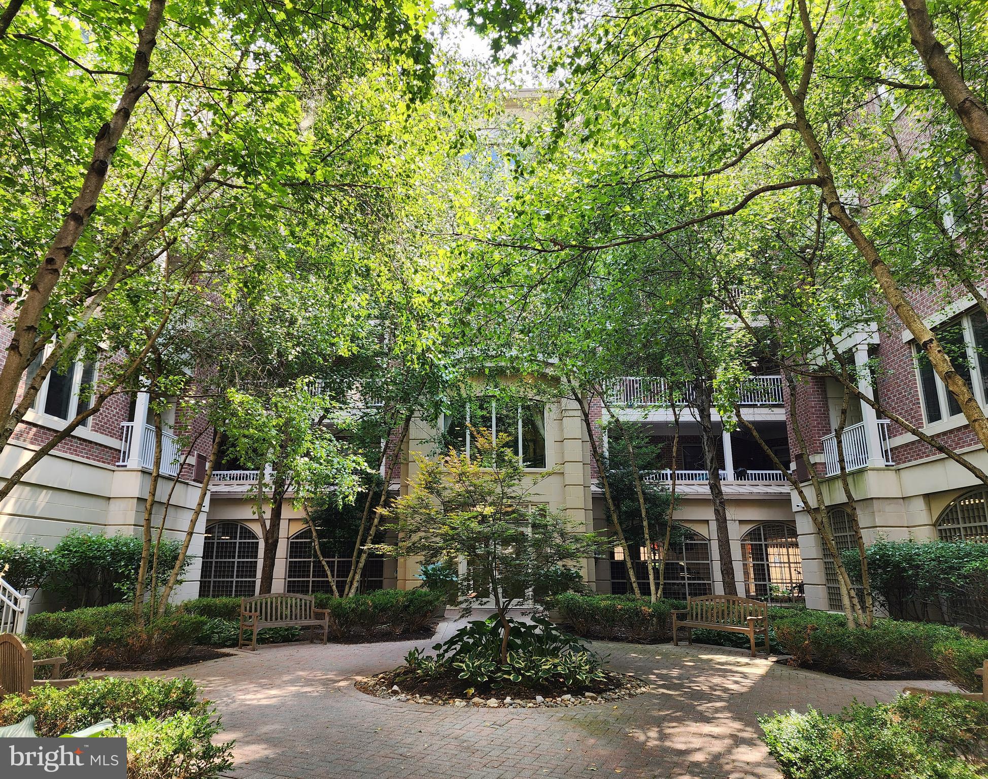 LAKESIDE TOWN CENTRE CONDOMINIUM - Residential