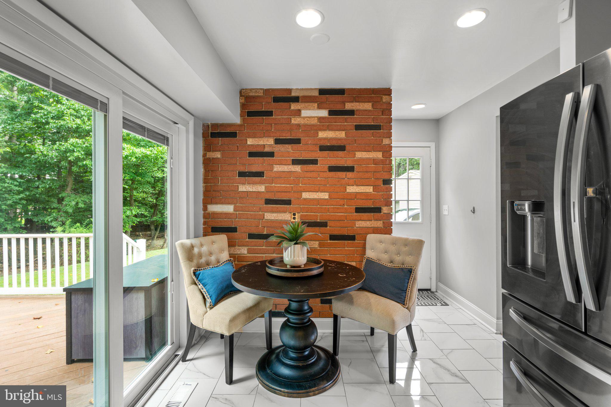 WOODBRIDGE VALLEY - Residential