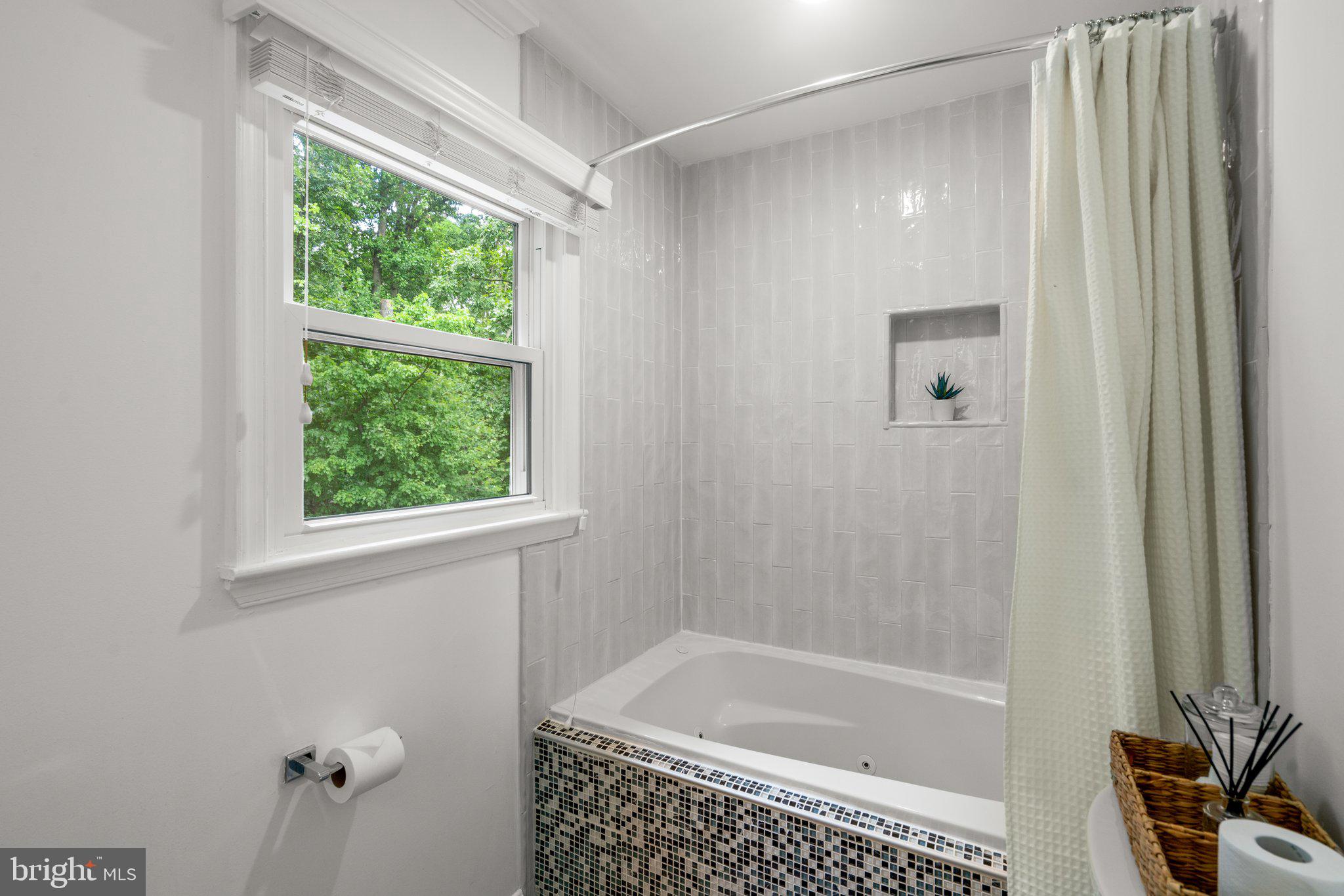 WOODBRIDGE VALLEY - Residential