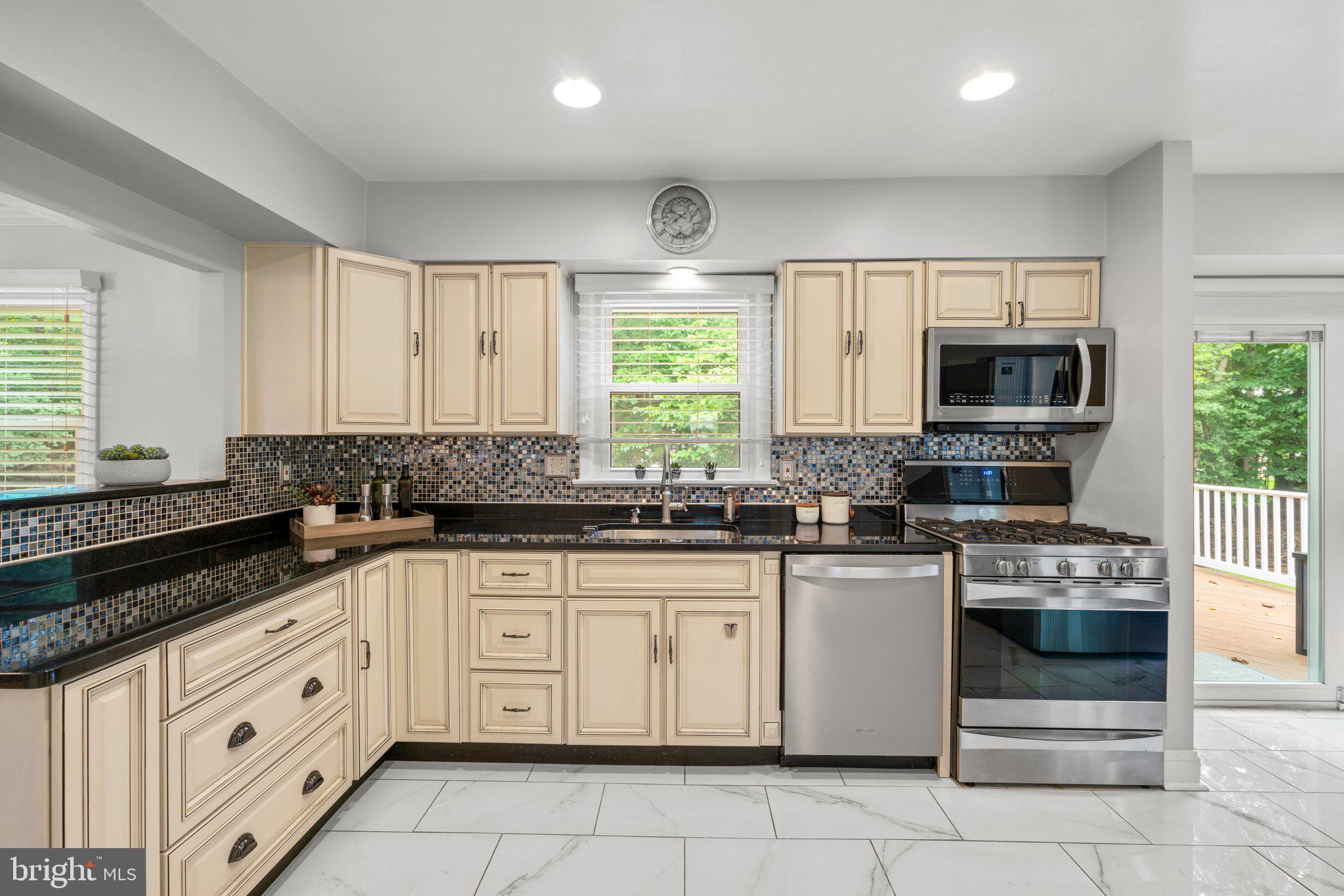 WOODBRIDGE VALLEY - Residential