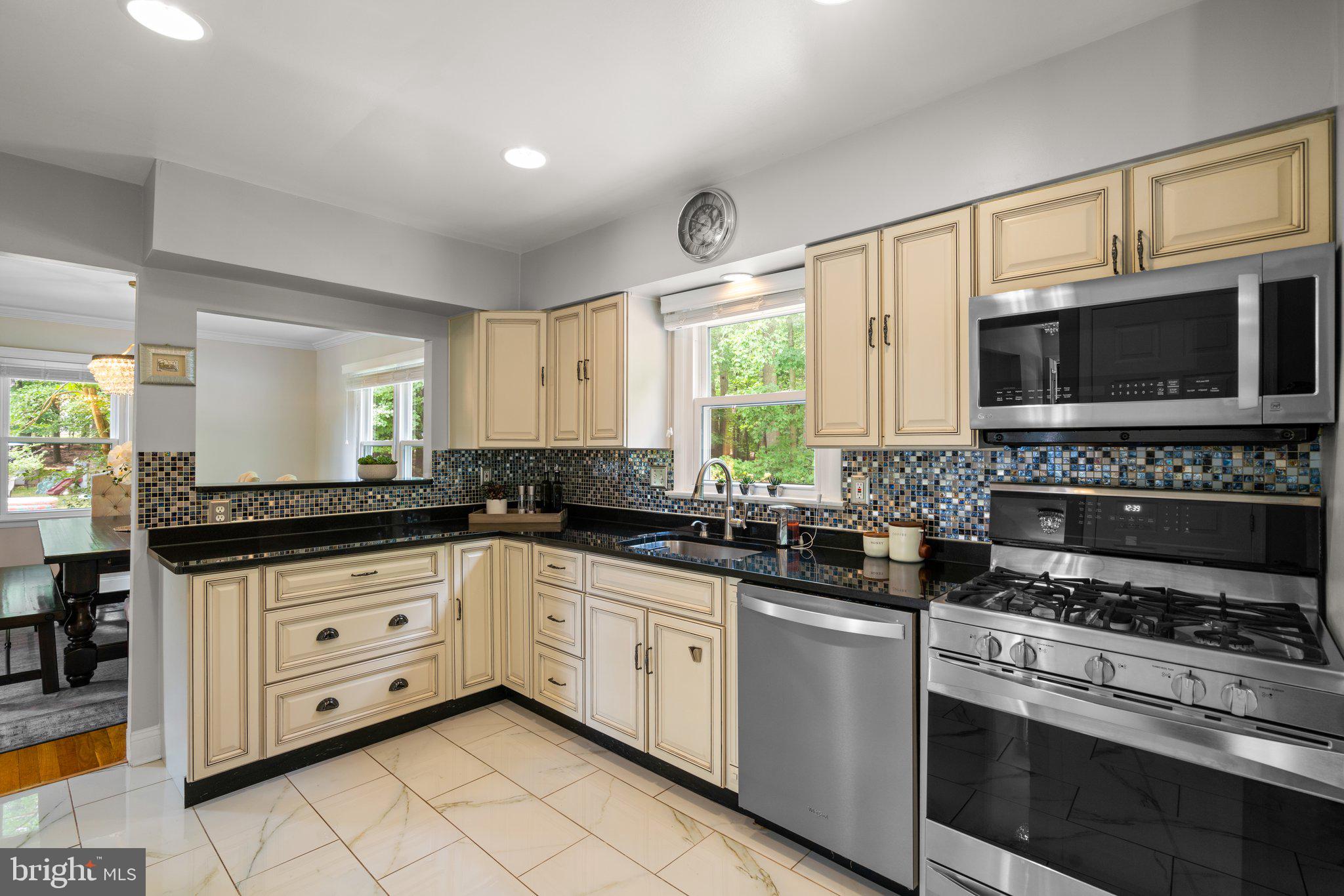 WOODBRIDGE VALLEY - Residential