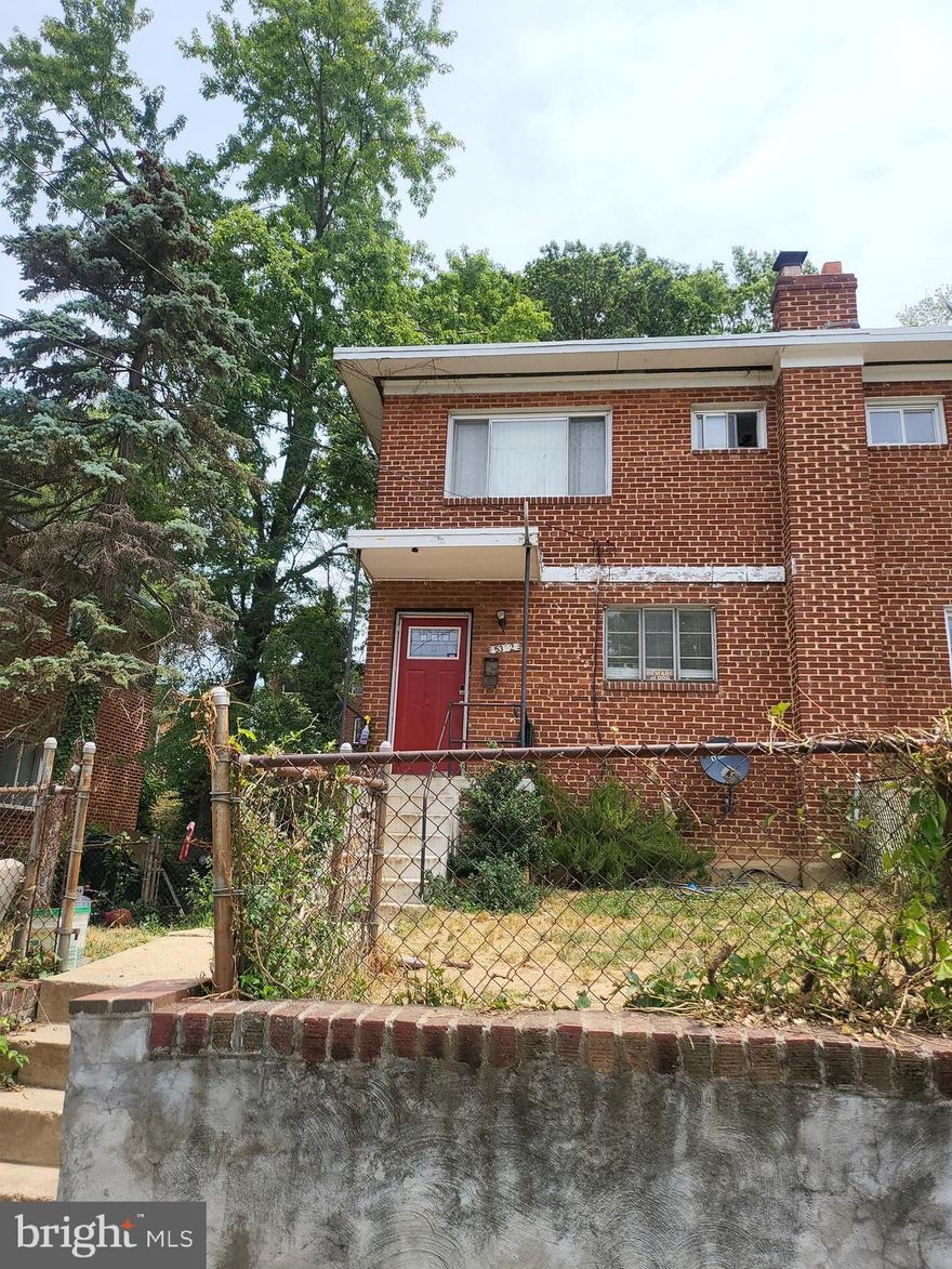 BACK TO ACTIVE!!! Welcome to 5312 Leverett Street Oxon Hill, MD.  Schedule your client's appointment to tour this charming all brick rowhome. This 3bedroom 1 bedroom bathroom is conveniently located minutes away from The National Harbor, Tanger Outlets, 495 (North and South) and 295 (North and South)  The home is currently tenant occupied and the occupant will move out at the end of their lease term, September 1, 2023.  The home is price to sale quick!!!  DONT MISS OUT!!! Great opportunity for experienced investor or homebuyer who is willing to do work to make this house their home.