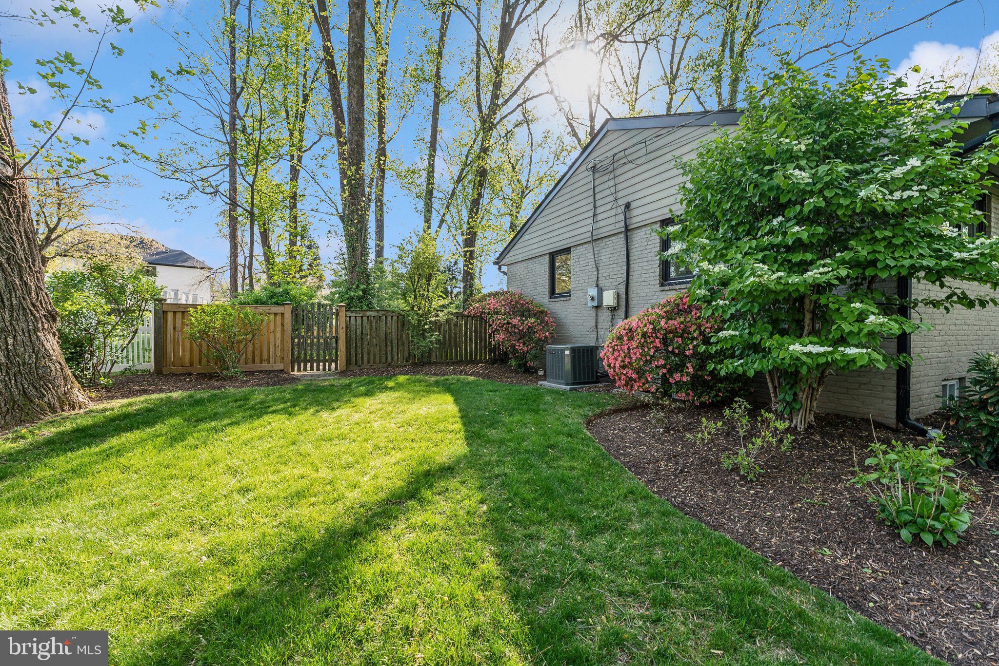 BREEZEWOOD - Residential