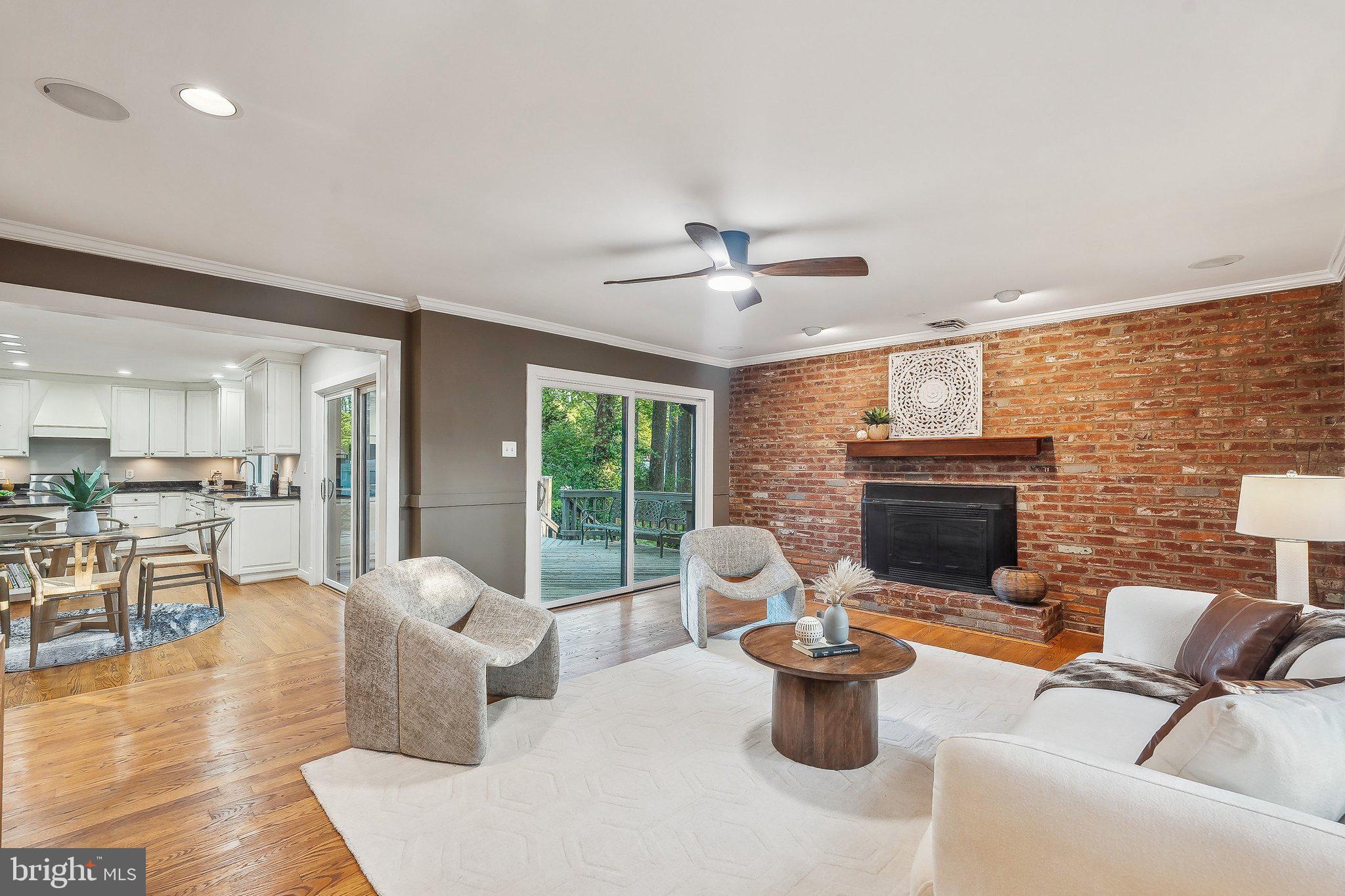 BREEZEWOOD - Residential