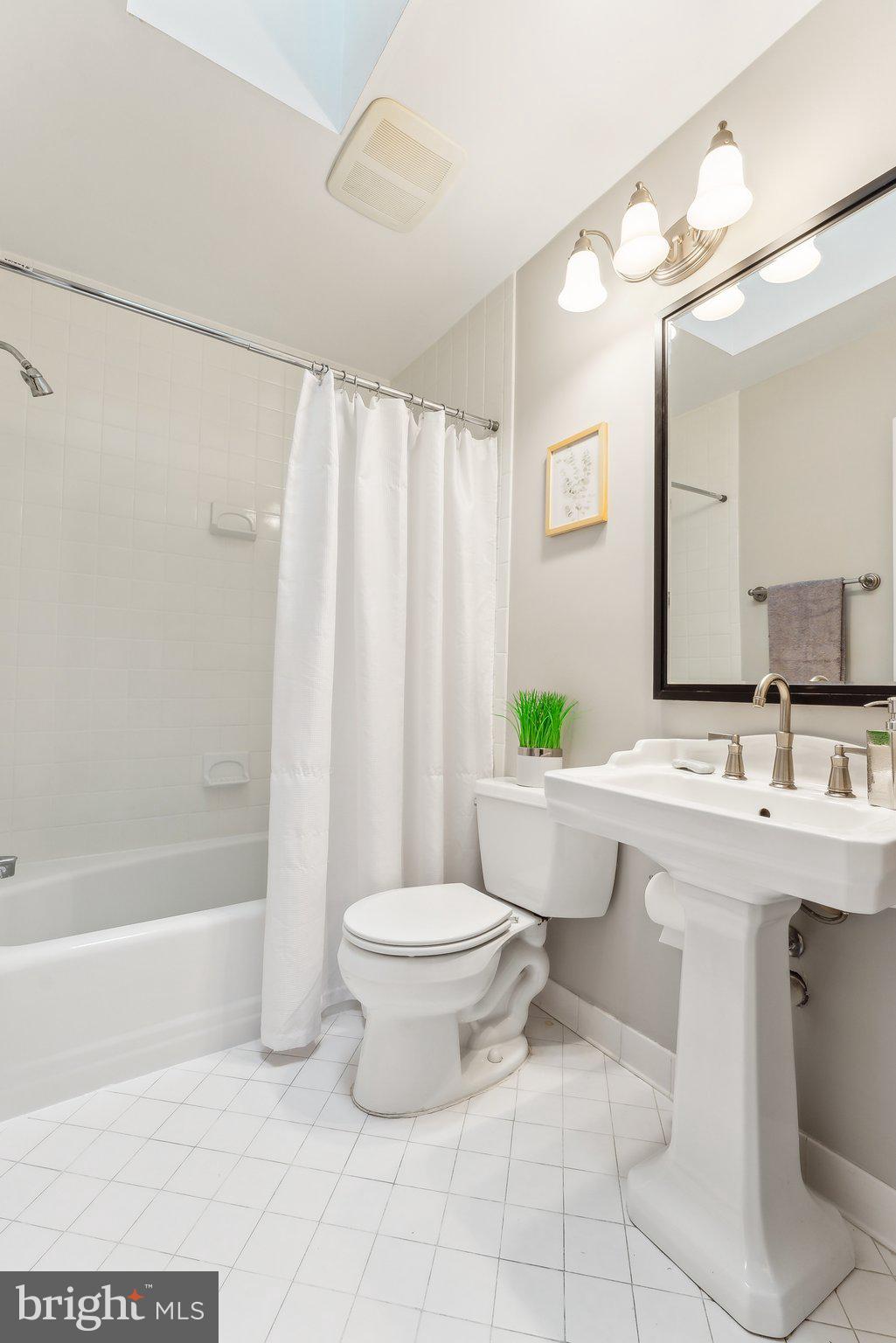 BREEZEWOOD - Residential