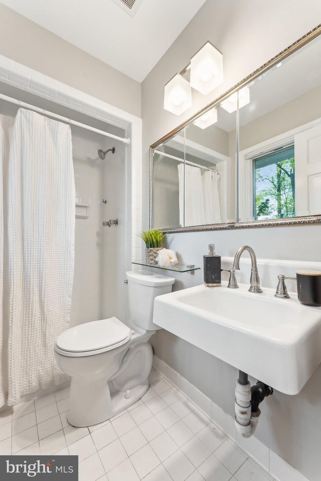 BREEZEWOOD - Residential