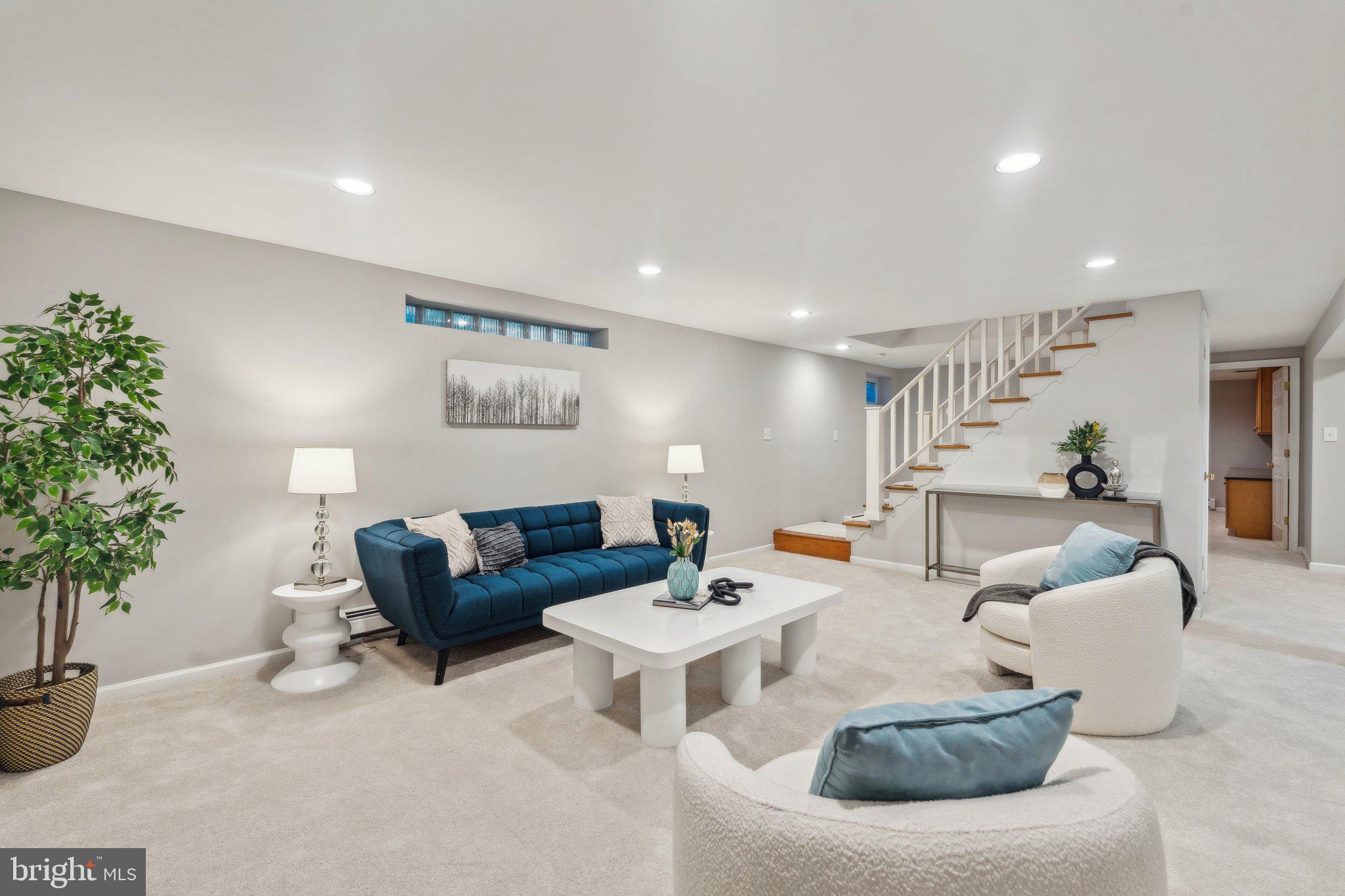 BREEZEWOOD - Residential