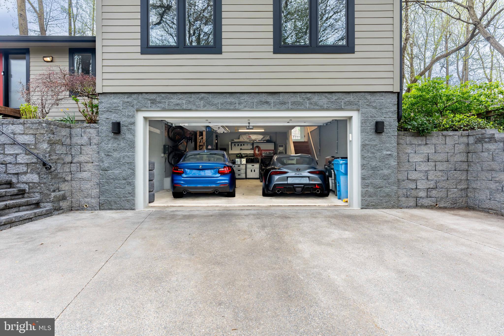 BREEZEWOOD - Residential