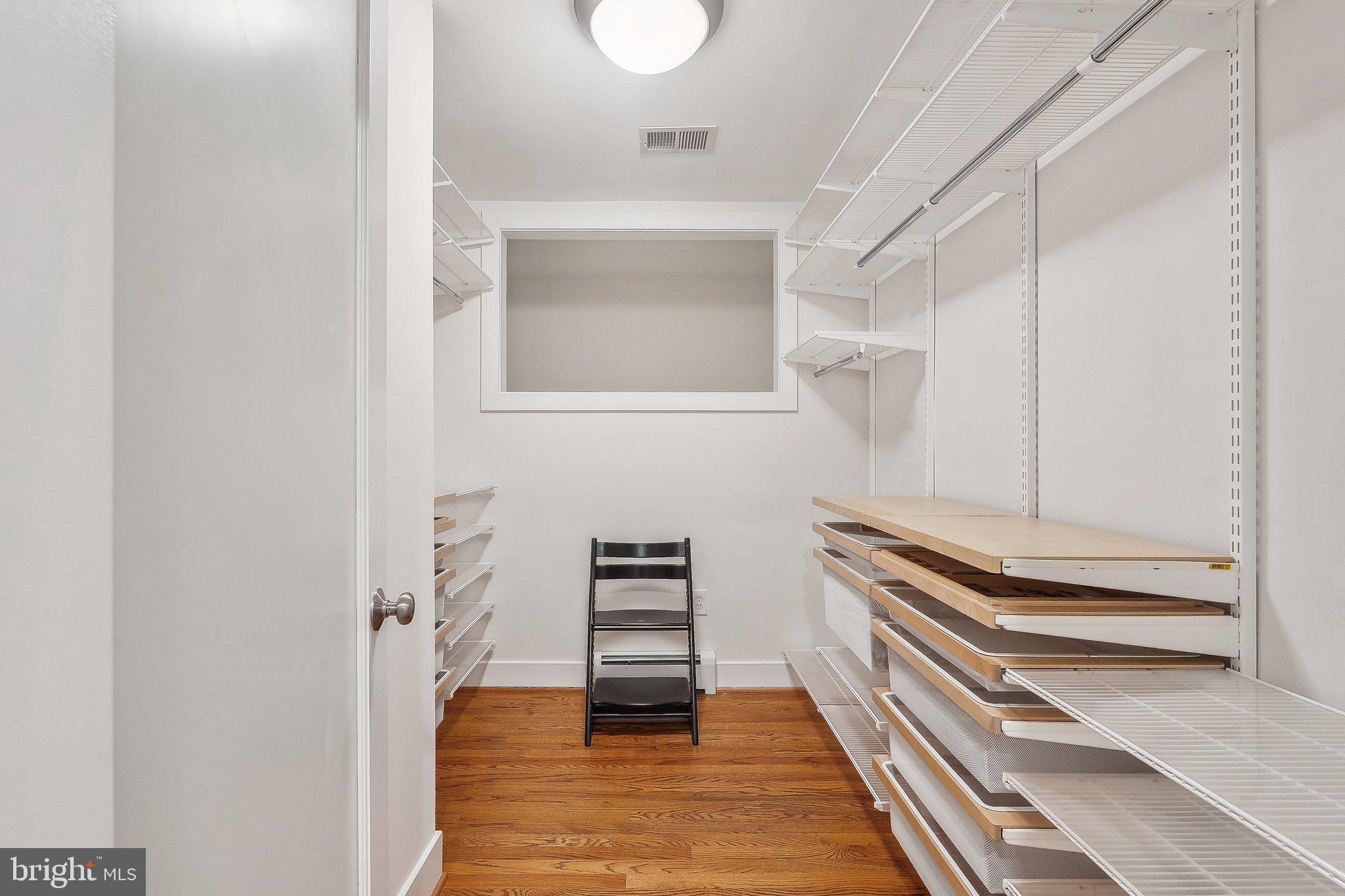 BREEZEWOOD - Residential