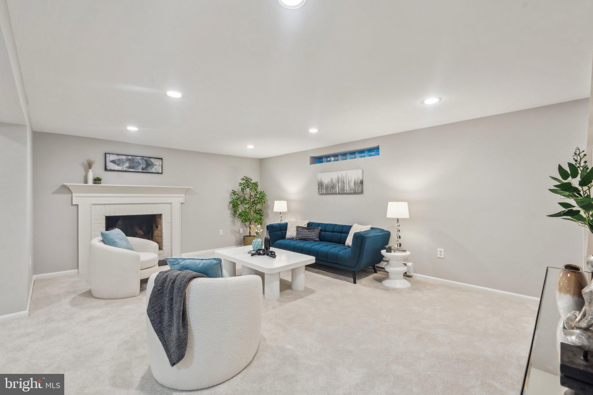 BREEZEWOOD - Residential