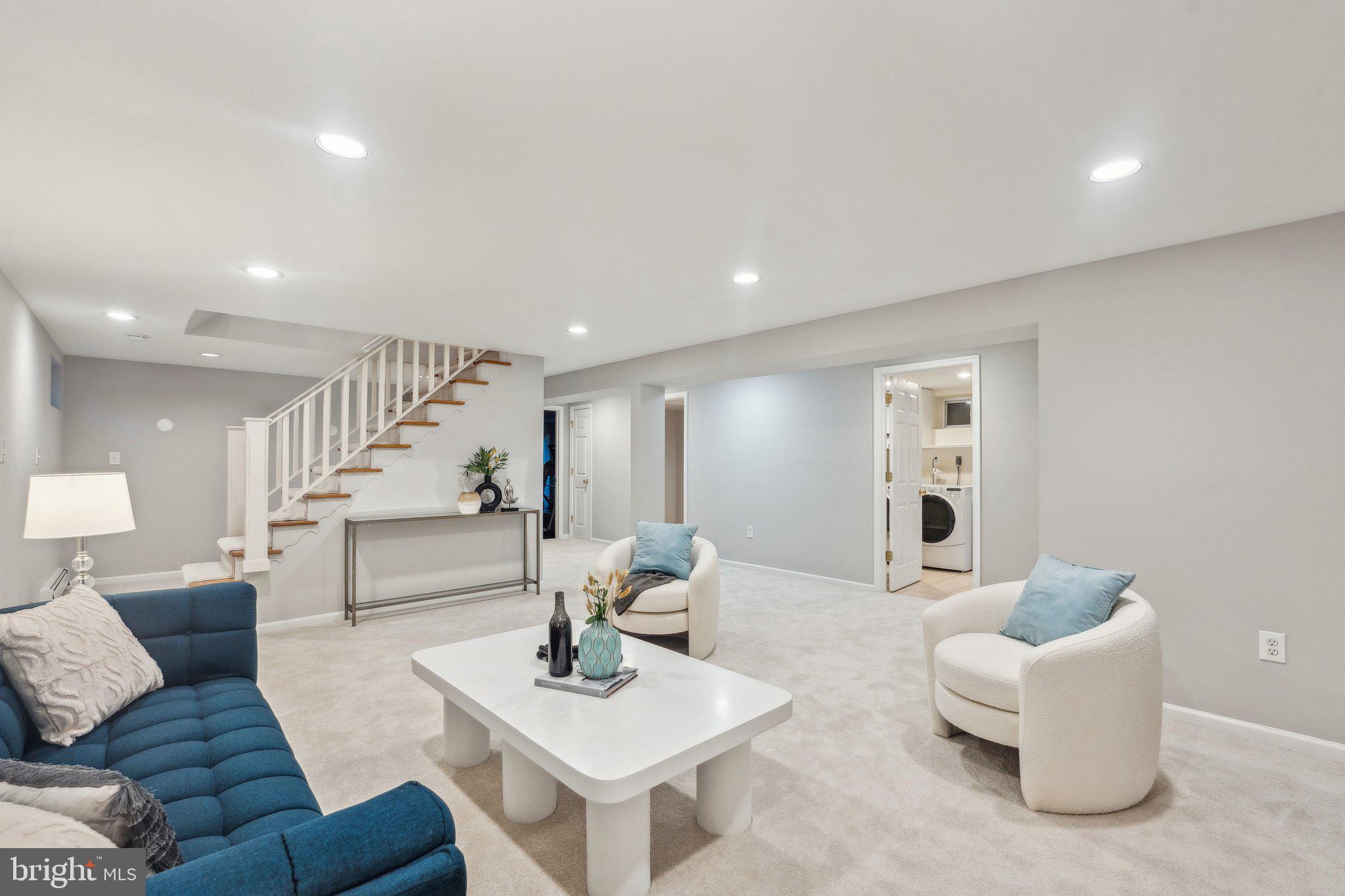 BREEZEWOOD - Residential