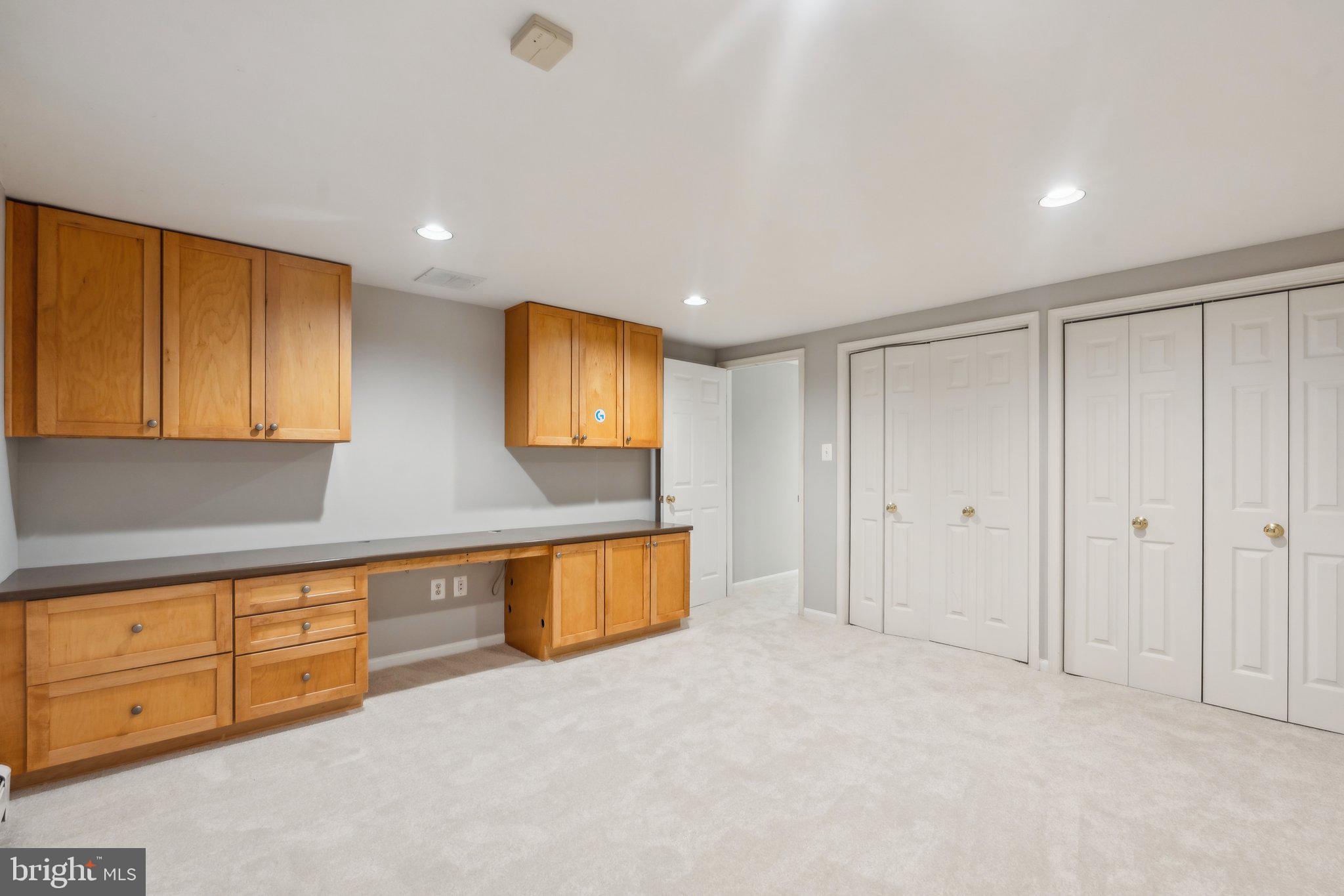 BREEZEWOOD - Residential