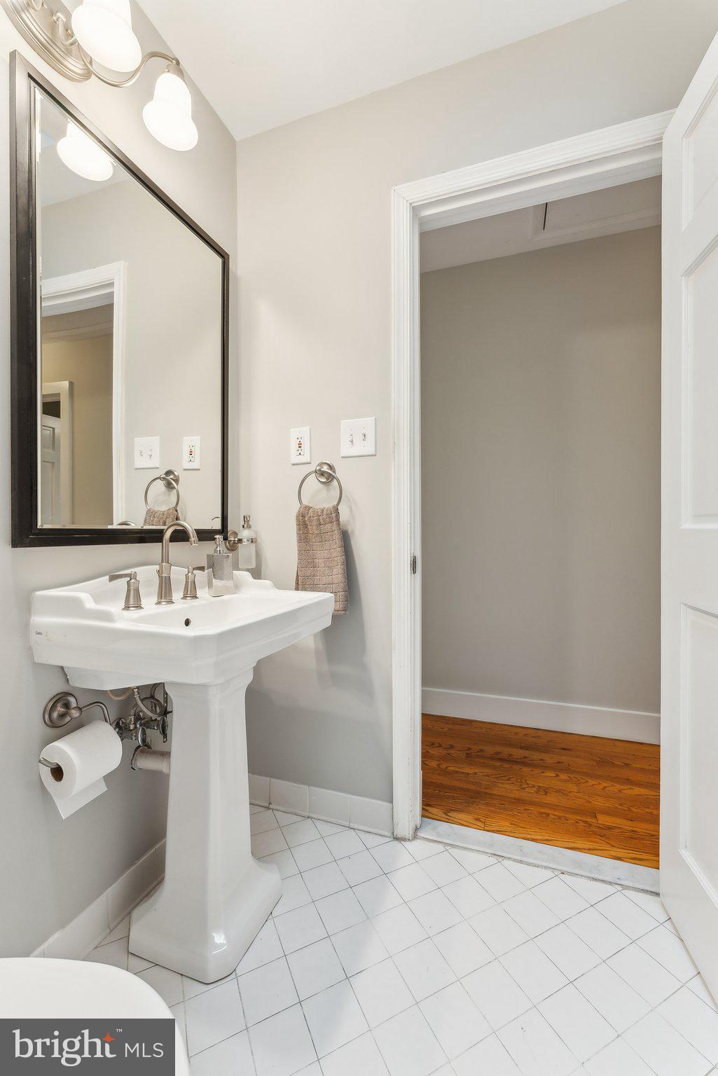 BREEZEWOOD - Residential