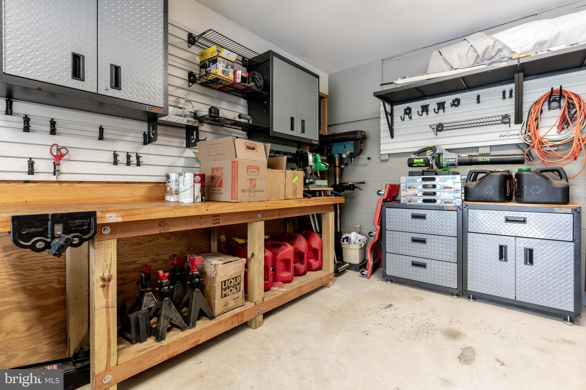 BREEZEWOOD - Residential