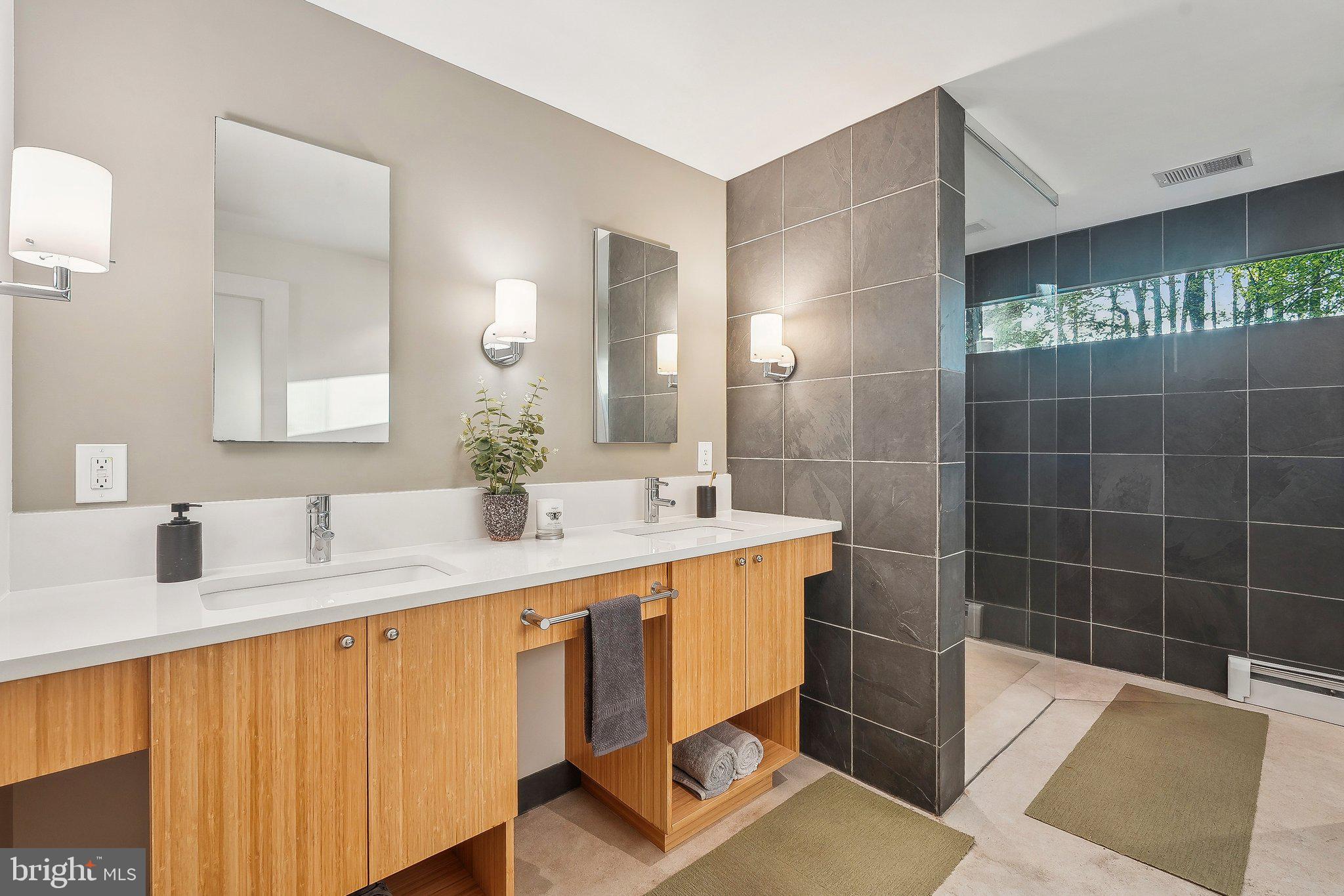 BREEZEWOOD - Residential