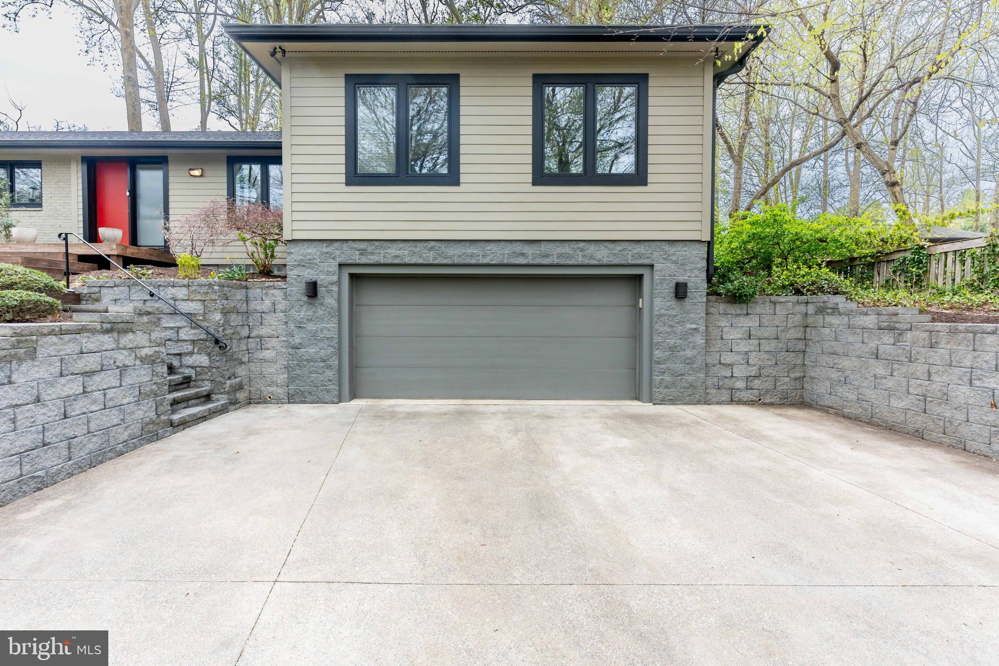 BREEZEWOOD - Residential