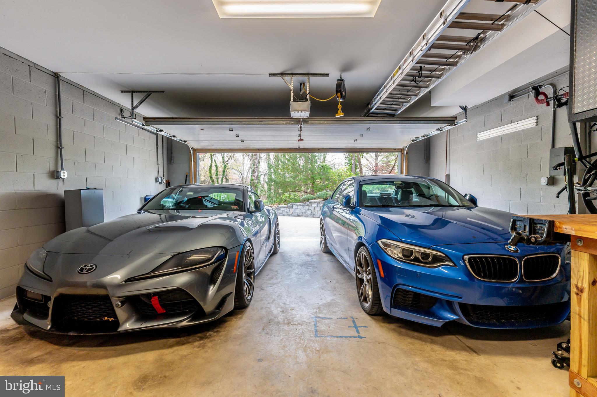 BREEZEWOOD - Residential