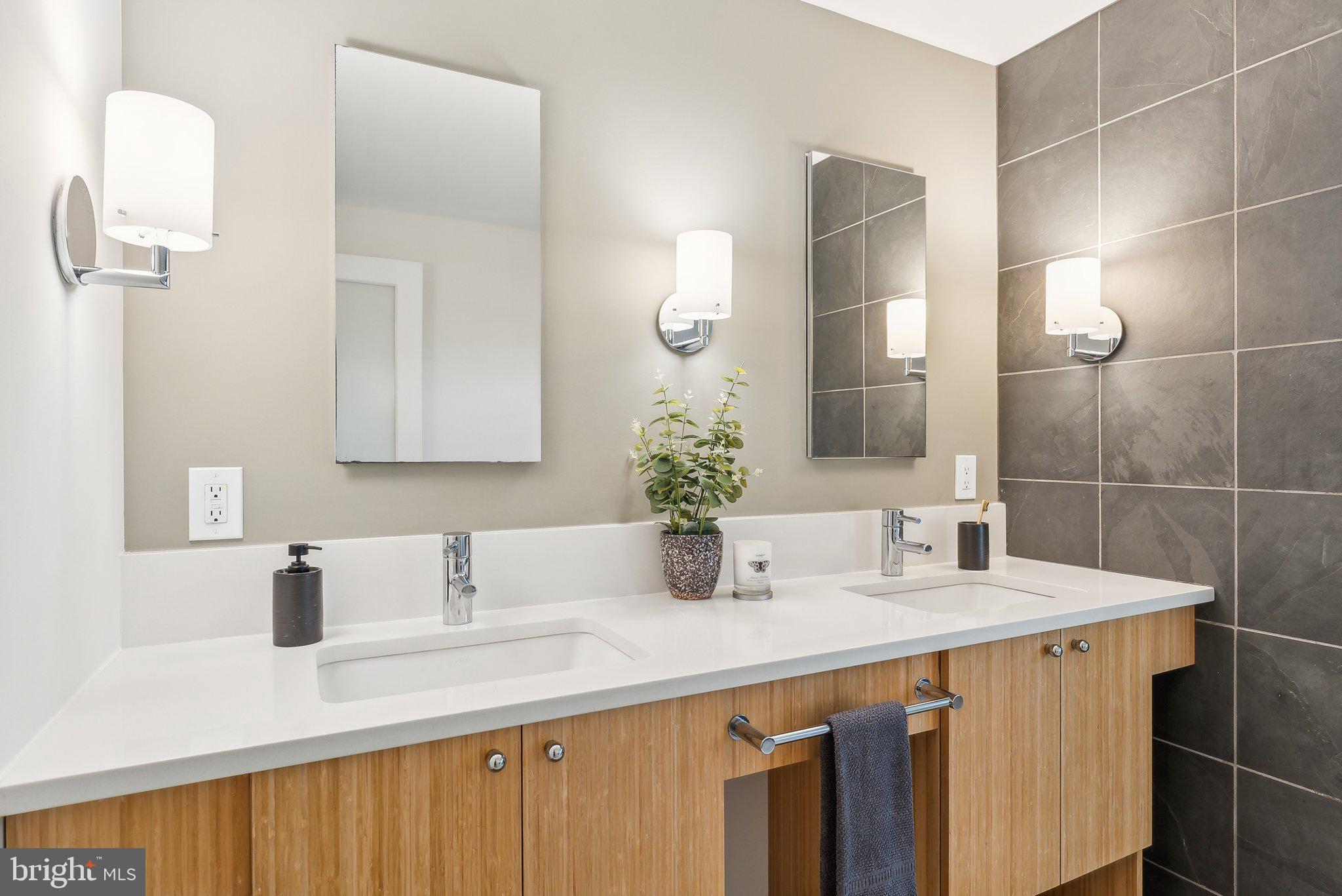 BREEZEWOOD - Residential