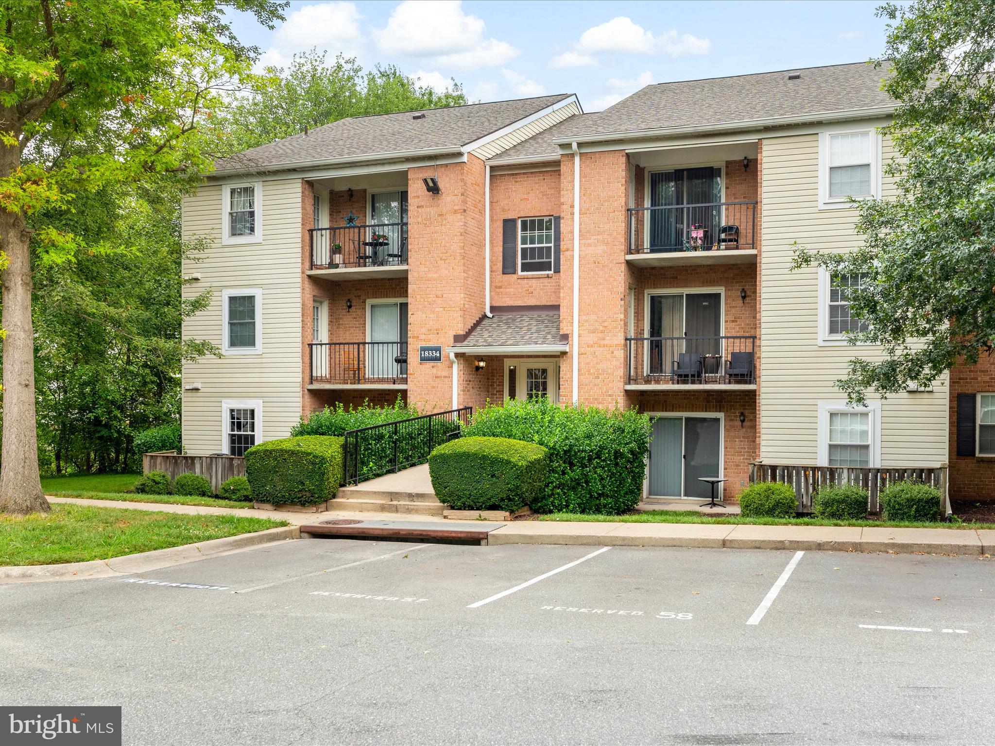 FLOWER HILL - Residential