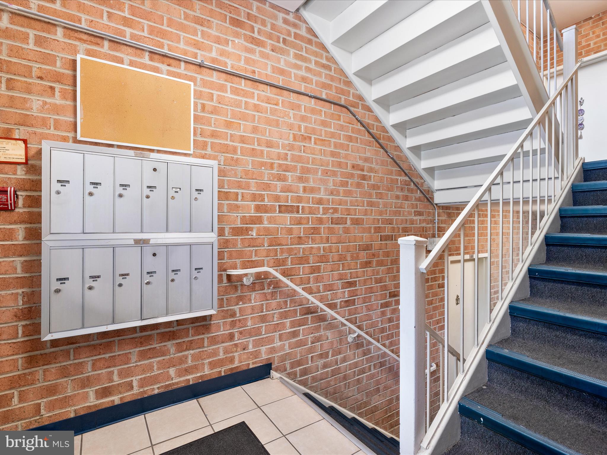 FLOWER HILL - Residential