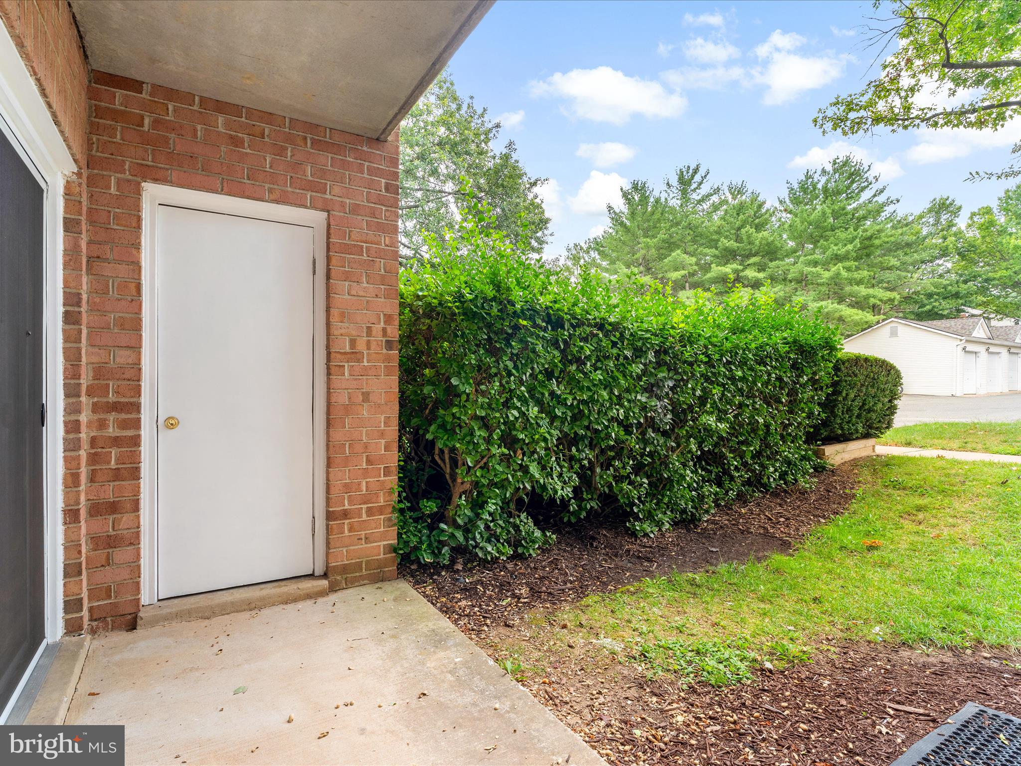 FLOWER HILL - Residential