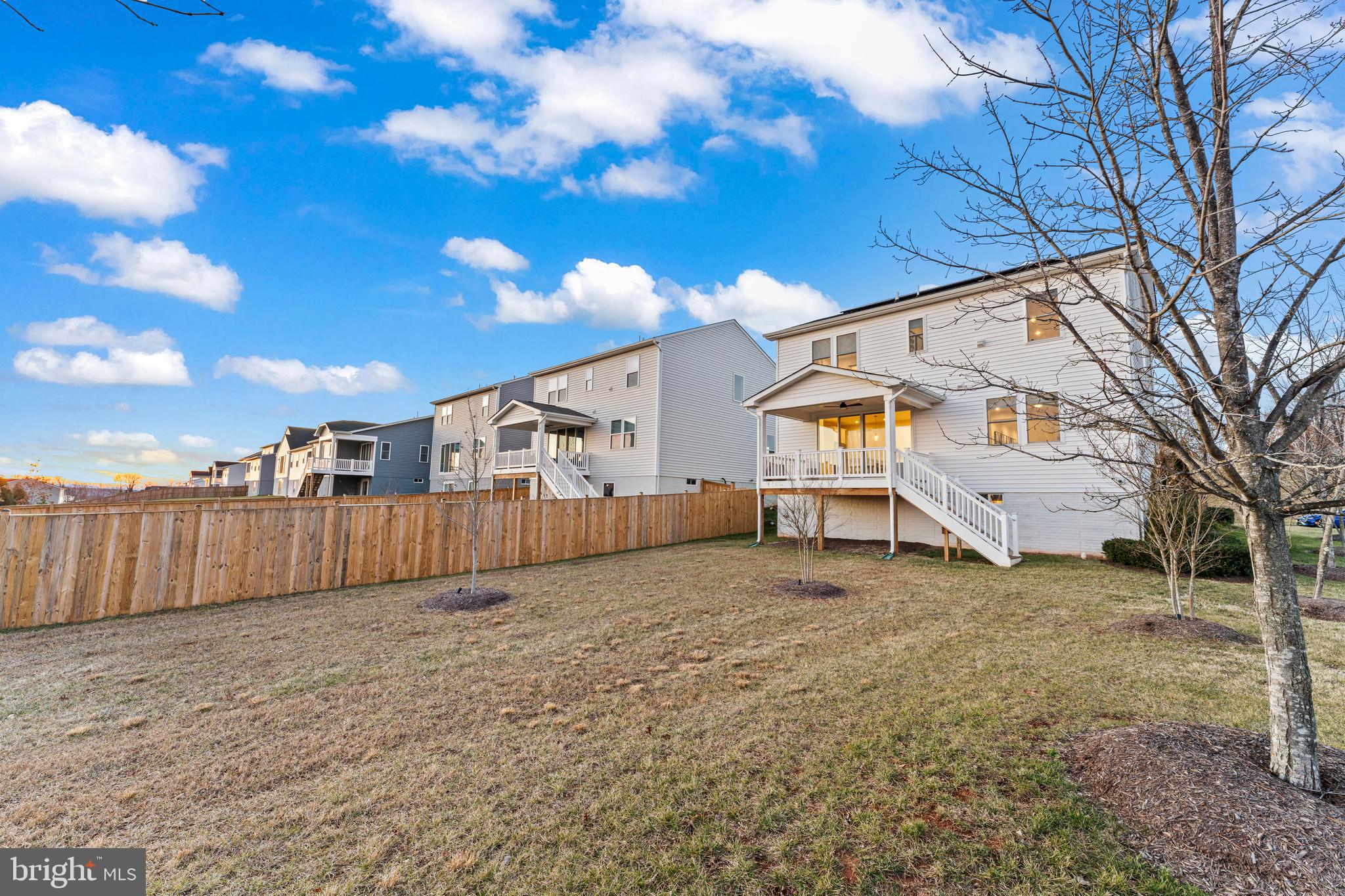 ROUND HILL MEADOWS - Residential Lease