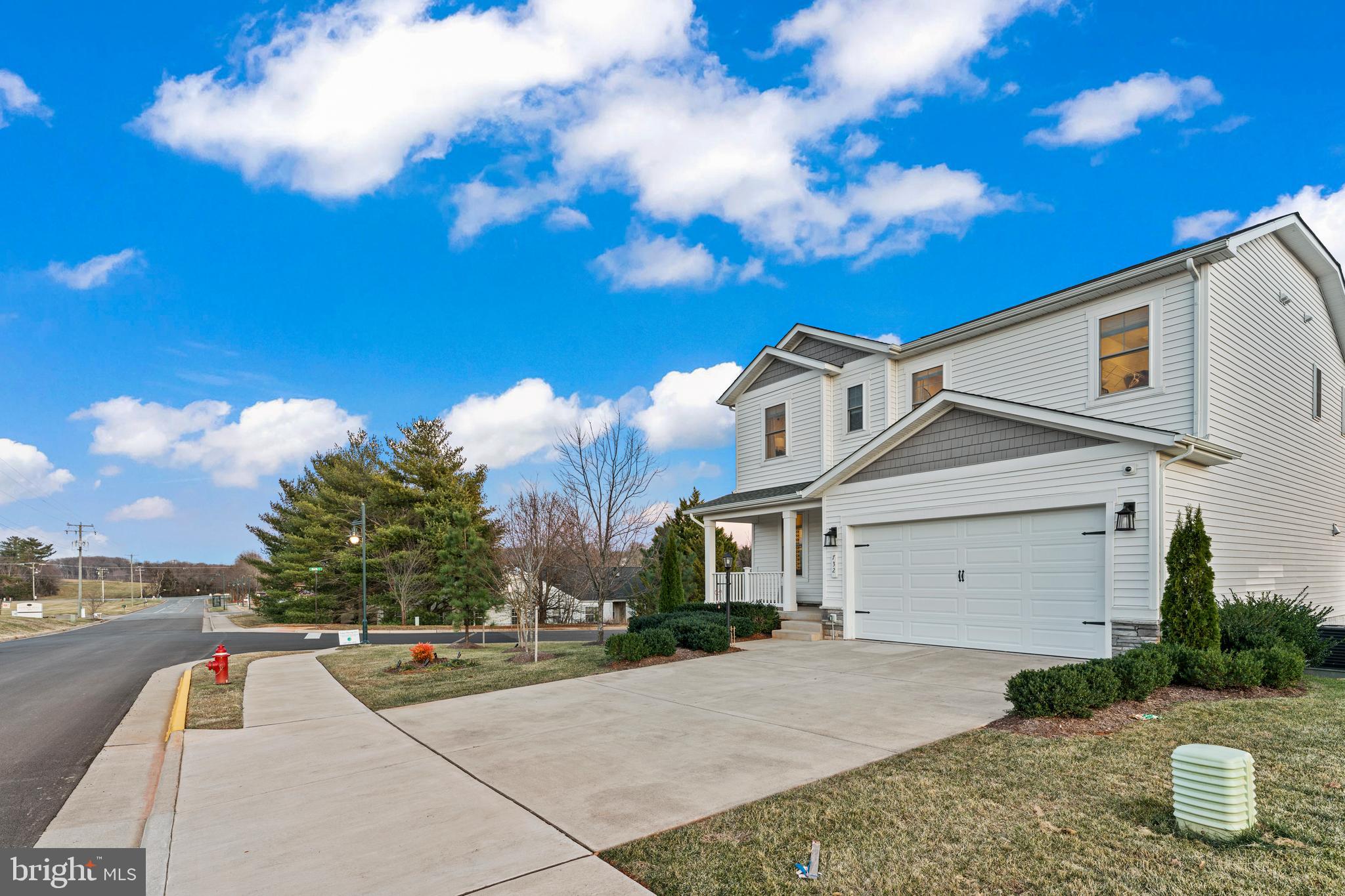 ROUND HILL MEADOWS - Residential Lease