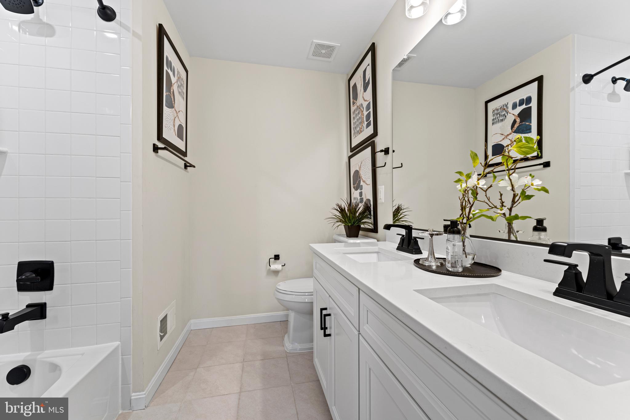 ROUND HILL MEADOWS - Residential Lease