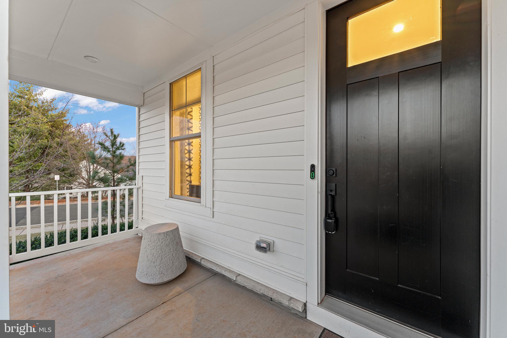 ROUND HILL MEADOWS - Residential Lease