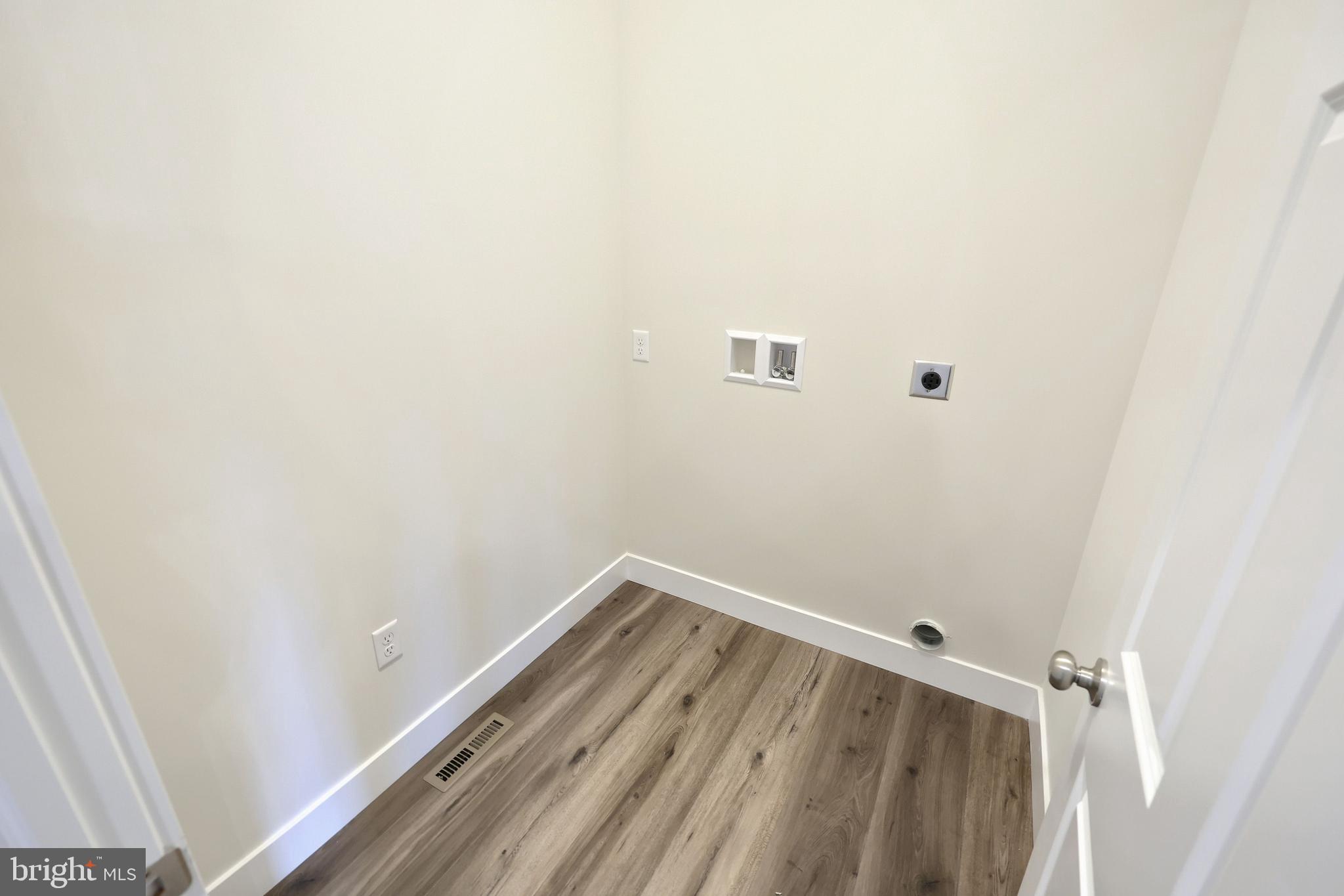 WILSHIRE ESTATES - Residential