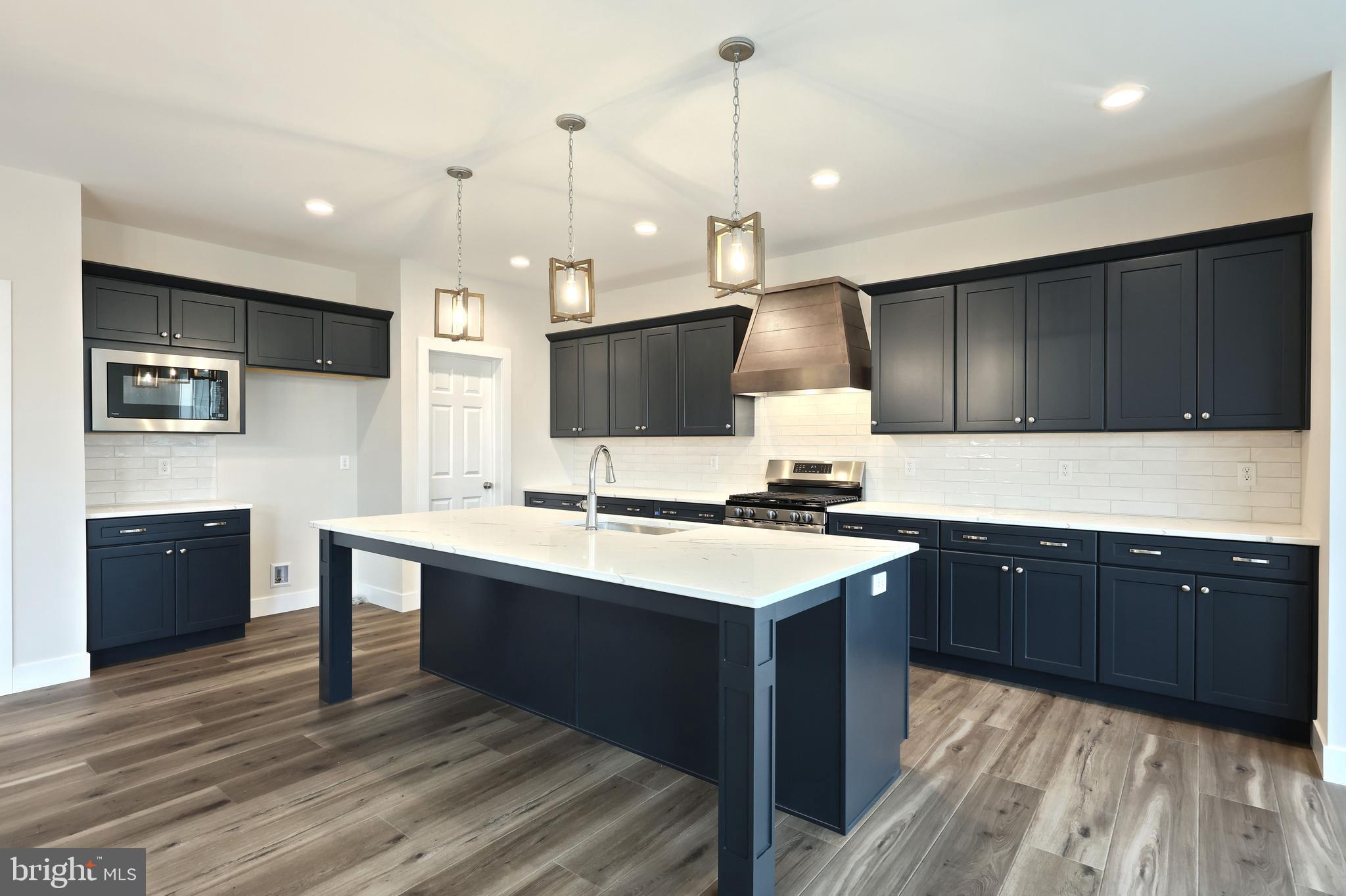 WILSHIRE ESTATES - Residential