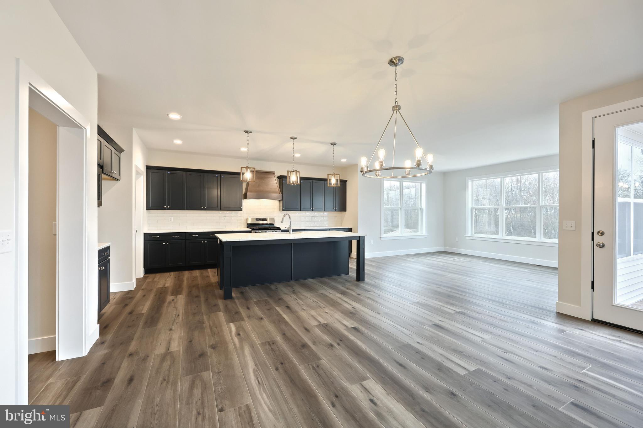 WILSHIRE ESTATES - Residential