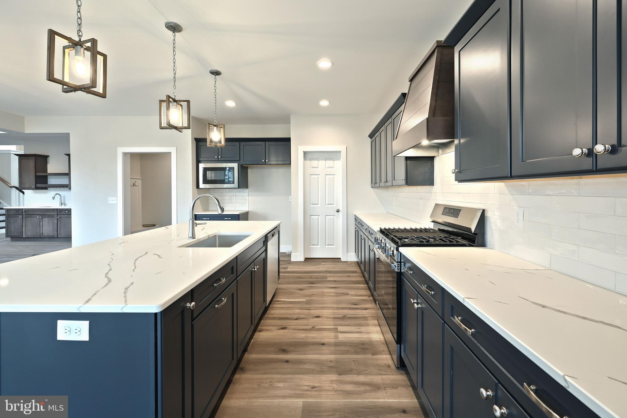 WILSHIRE ESTATES - Residential