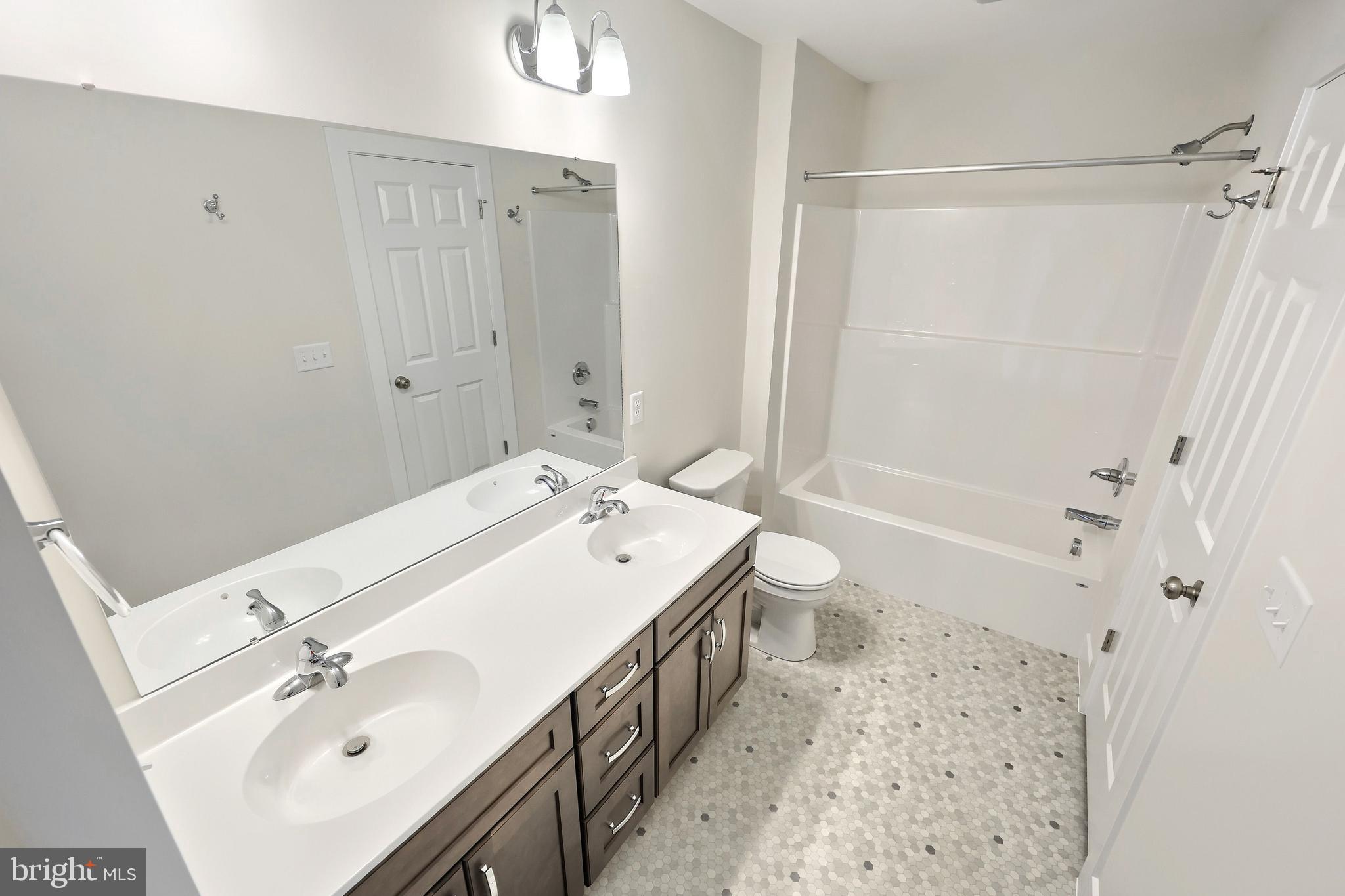 WILSHIRE ESTATES - Residential