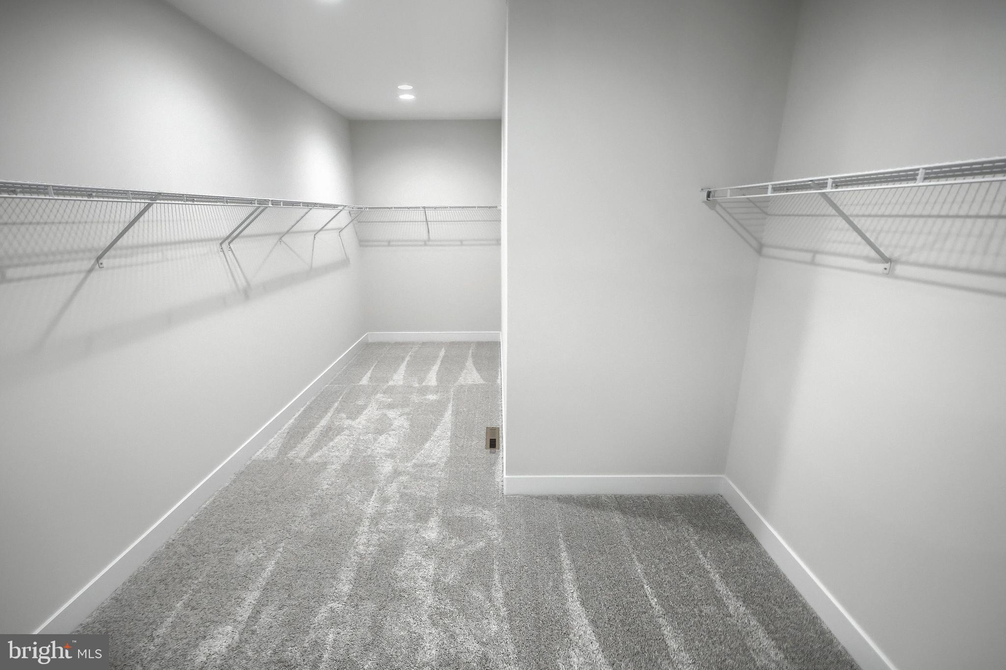 WILSHIRE ESTATES - Residential