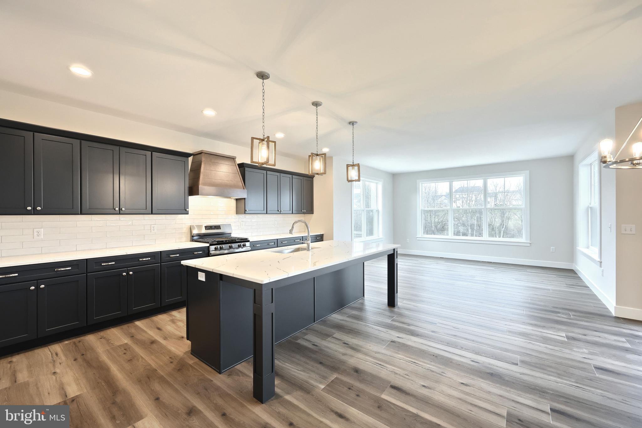 WILSHIRE ESTATES - Residential