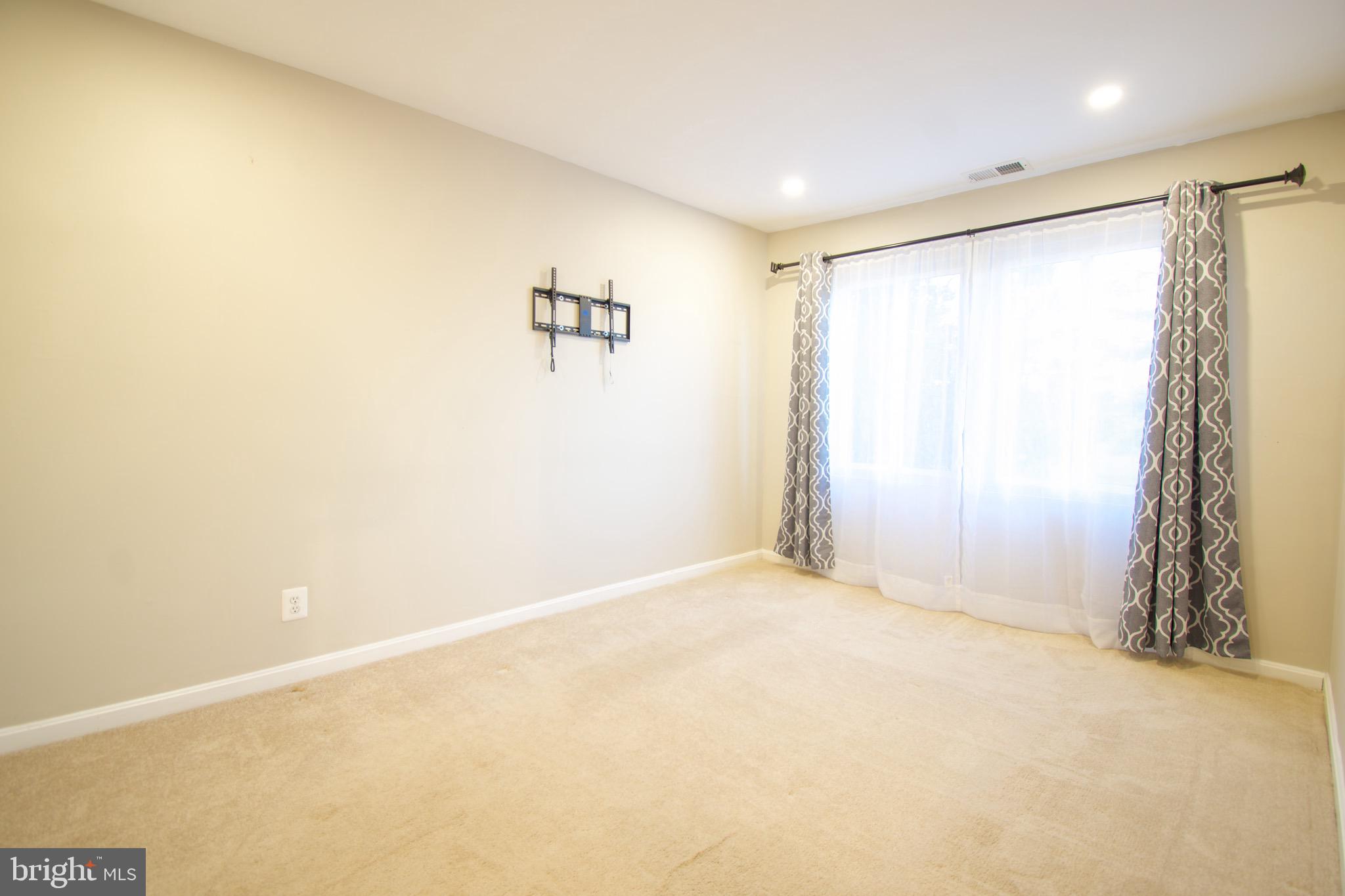 SUMMERHILL - Residential Lease