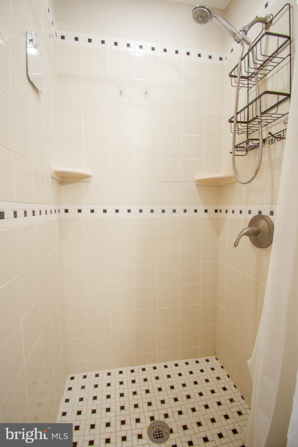 SUMMERHILL - Residential Lease