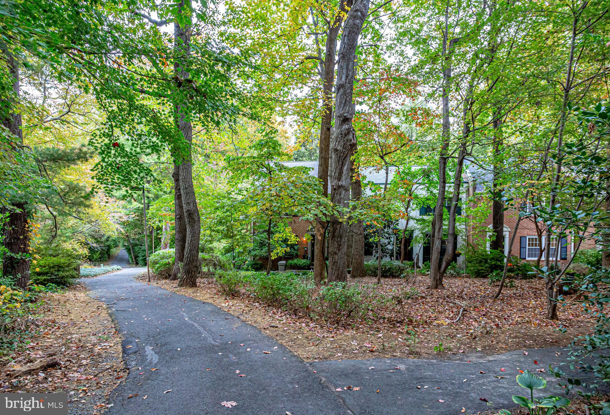 GOVERNORS SQUARE - Residential