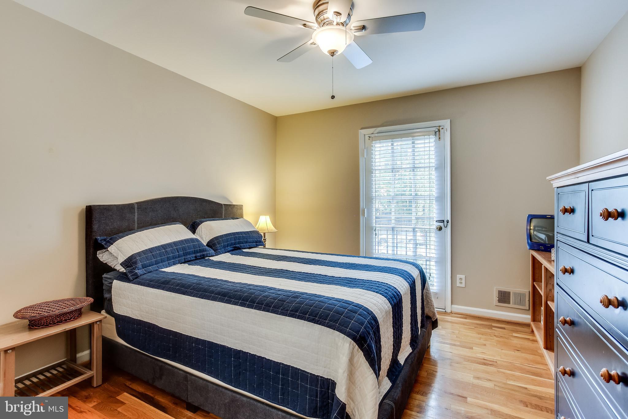 GOVERNORS SQUARE - Residential