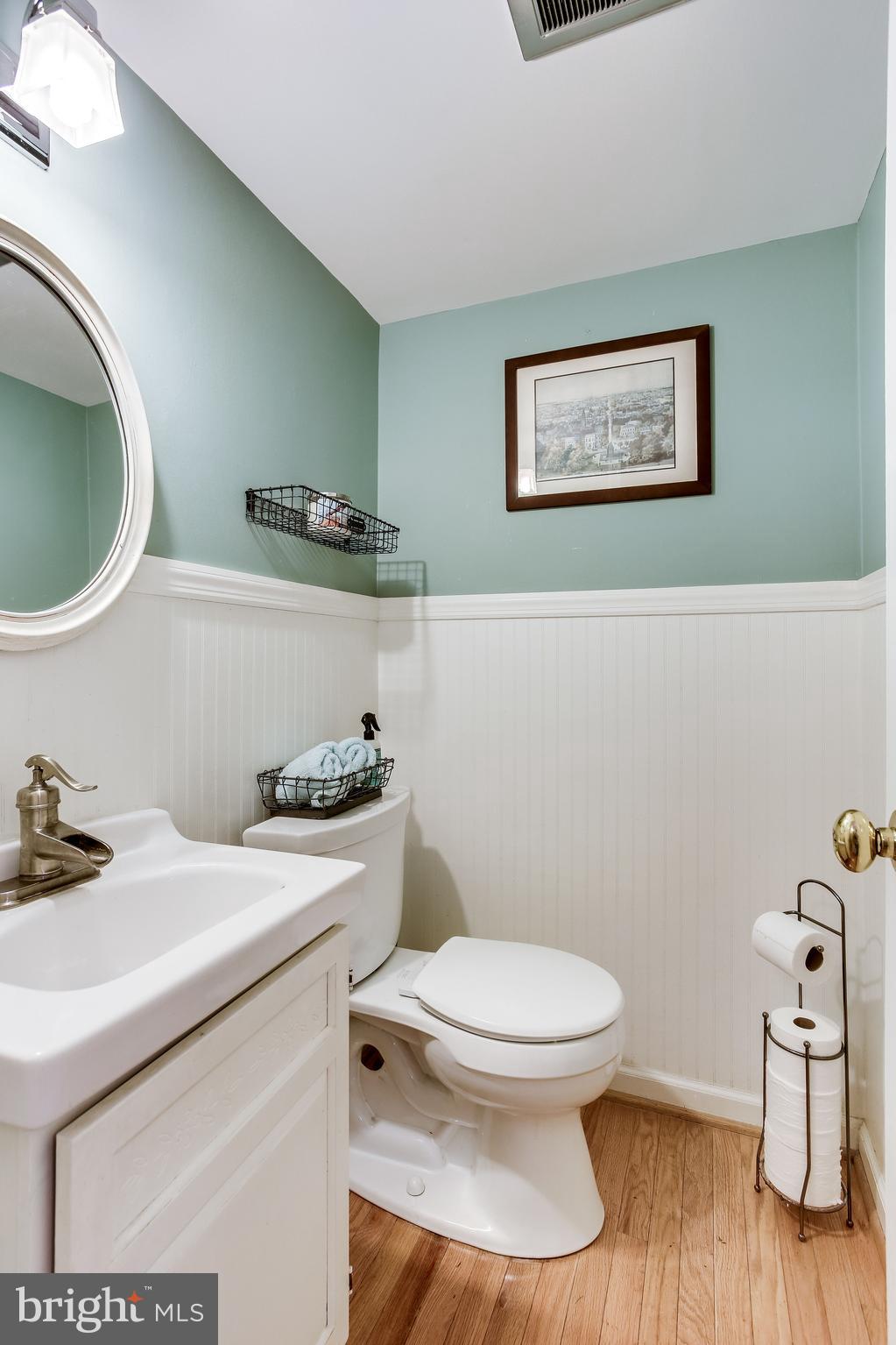 GOVERNORS SQUARE - Residential