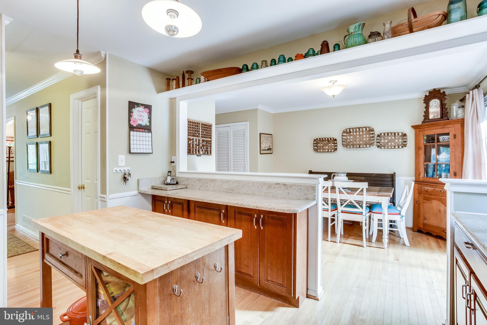 GOVERNORS SQUARE - Residential