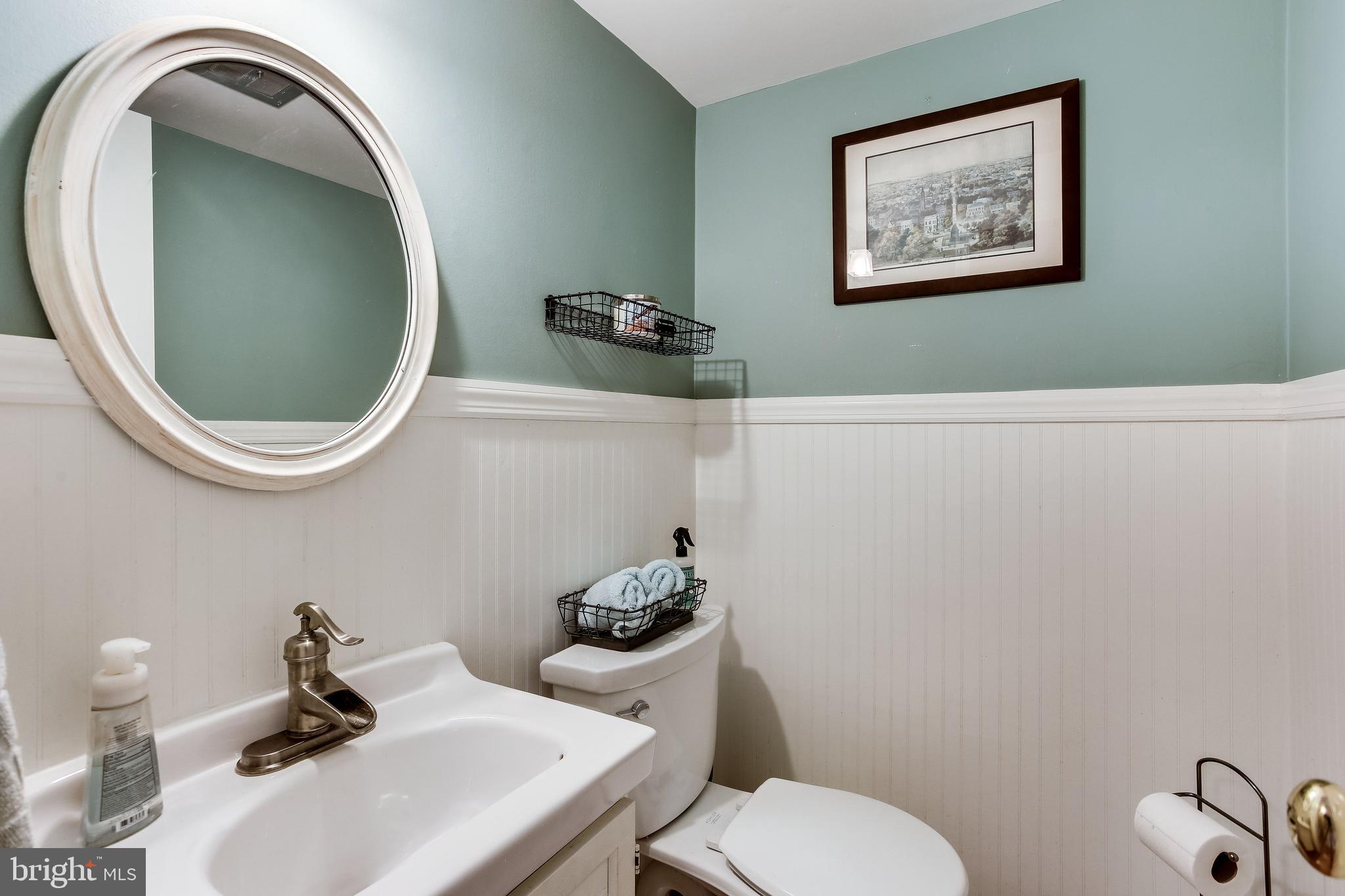 GOVERNORS SQUARE - Residential