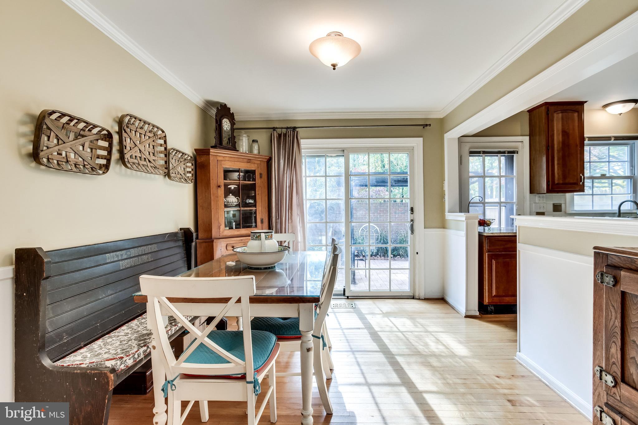 GOVERNORS SQUARE - Residential