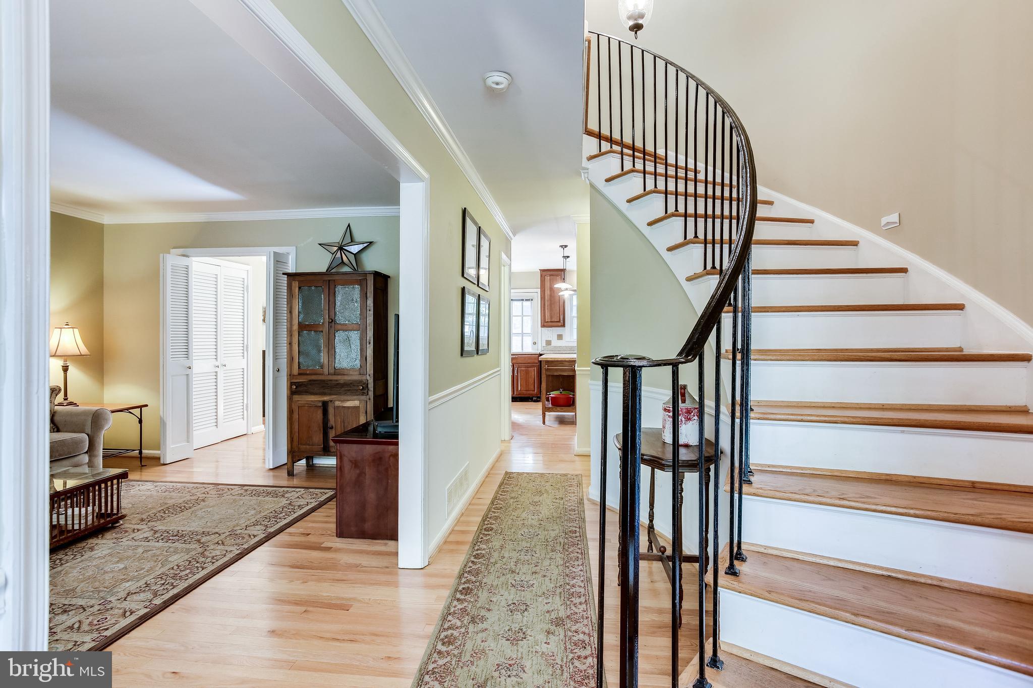 GOVERNORS SQUARE - Residential