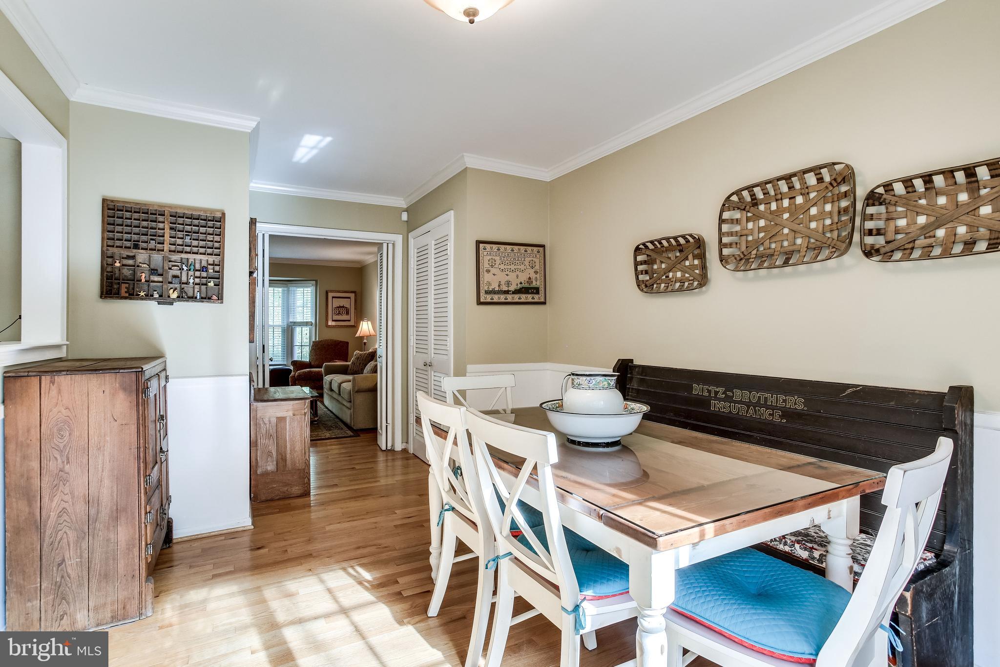 GOVERNORS SQUARE - Residential