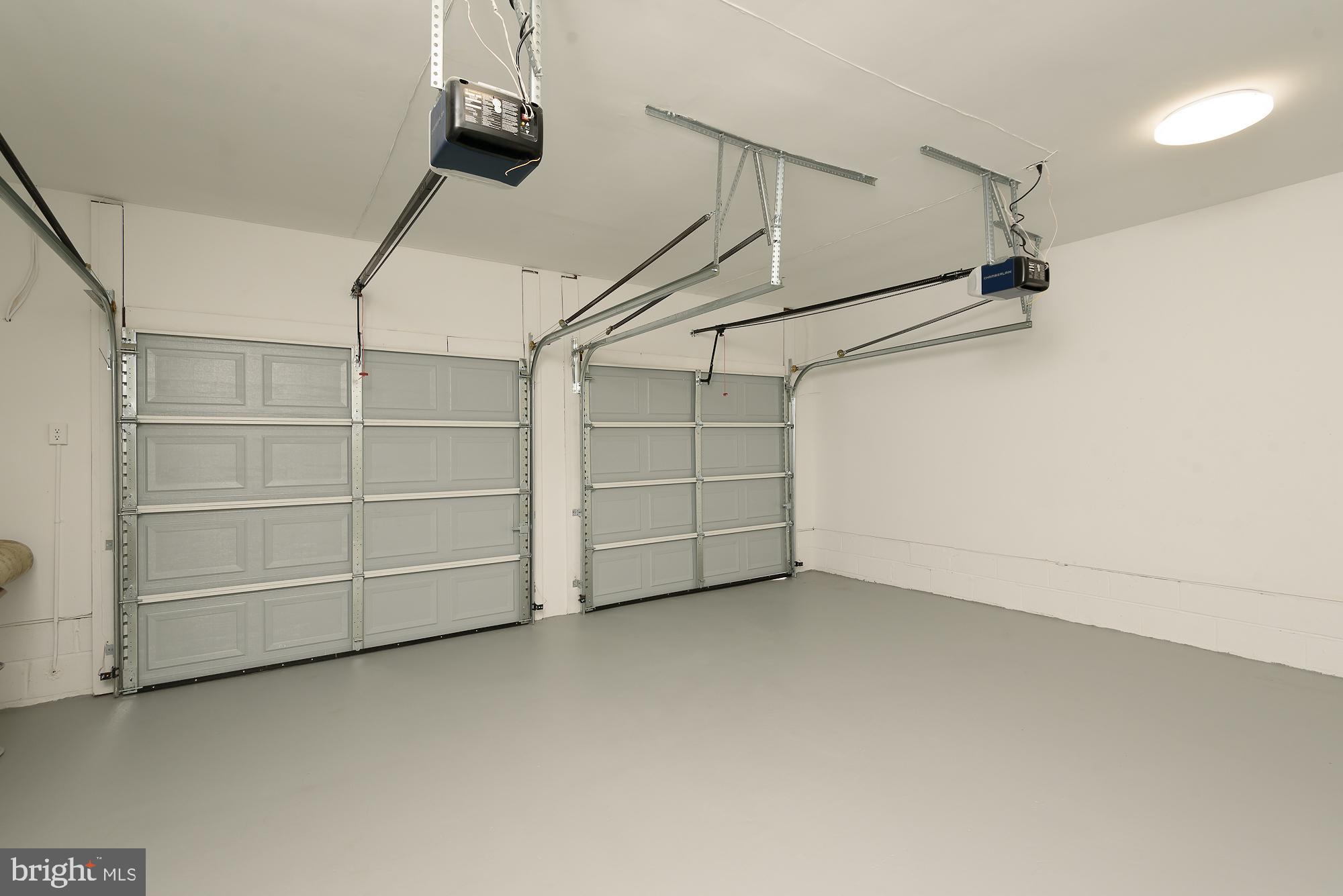 THE OAKS AT MCLEAN - Residential