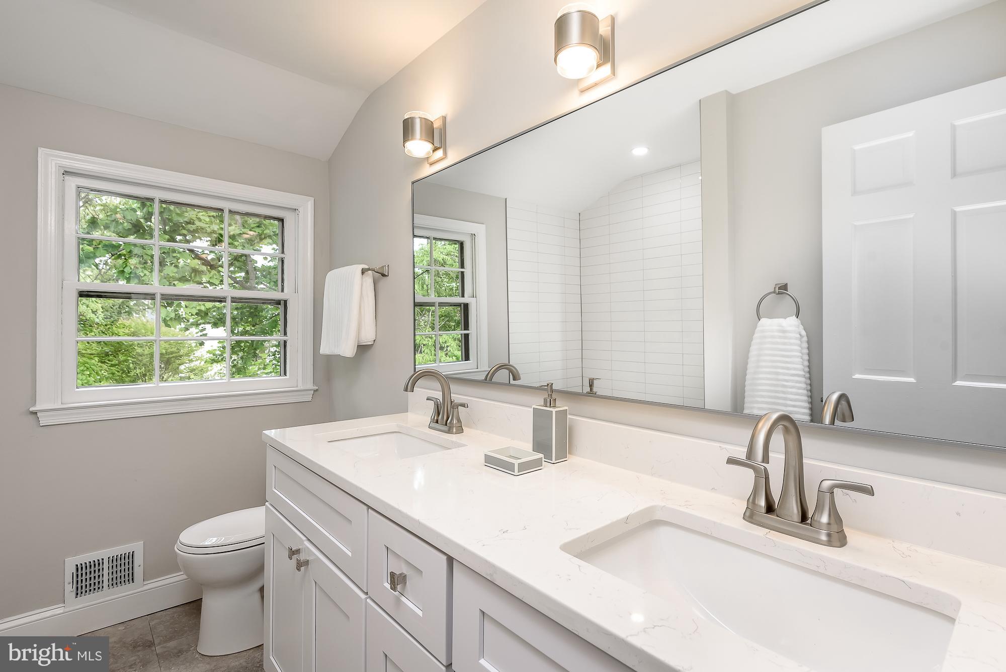 THE OAKS AT MCLEAN - Residential